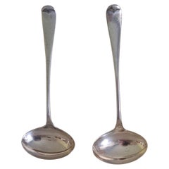 coppia di mestoli da salsa vittoriani  da john round & son ltd.