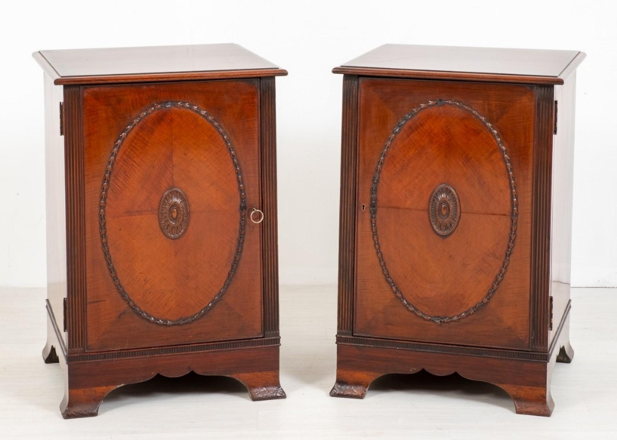 Coppia di armadietti vittoriani, comodini in mogano 1880 in vendita 5