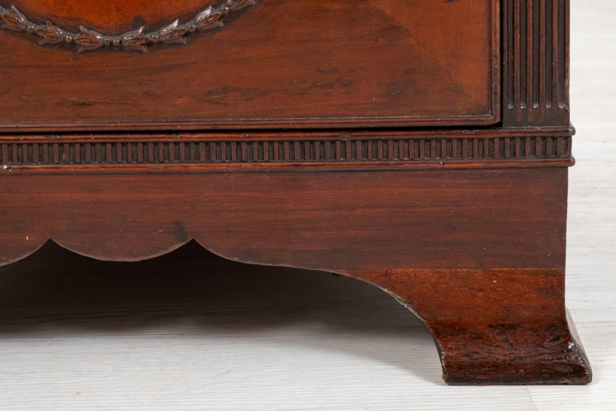 Fine XIX secolo Coppia di armadietti vittoriani, comodini in mogano 1880 in vendita