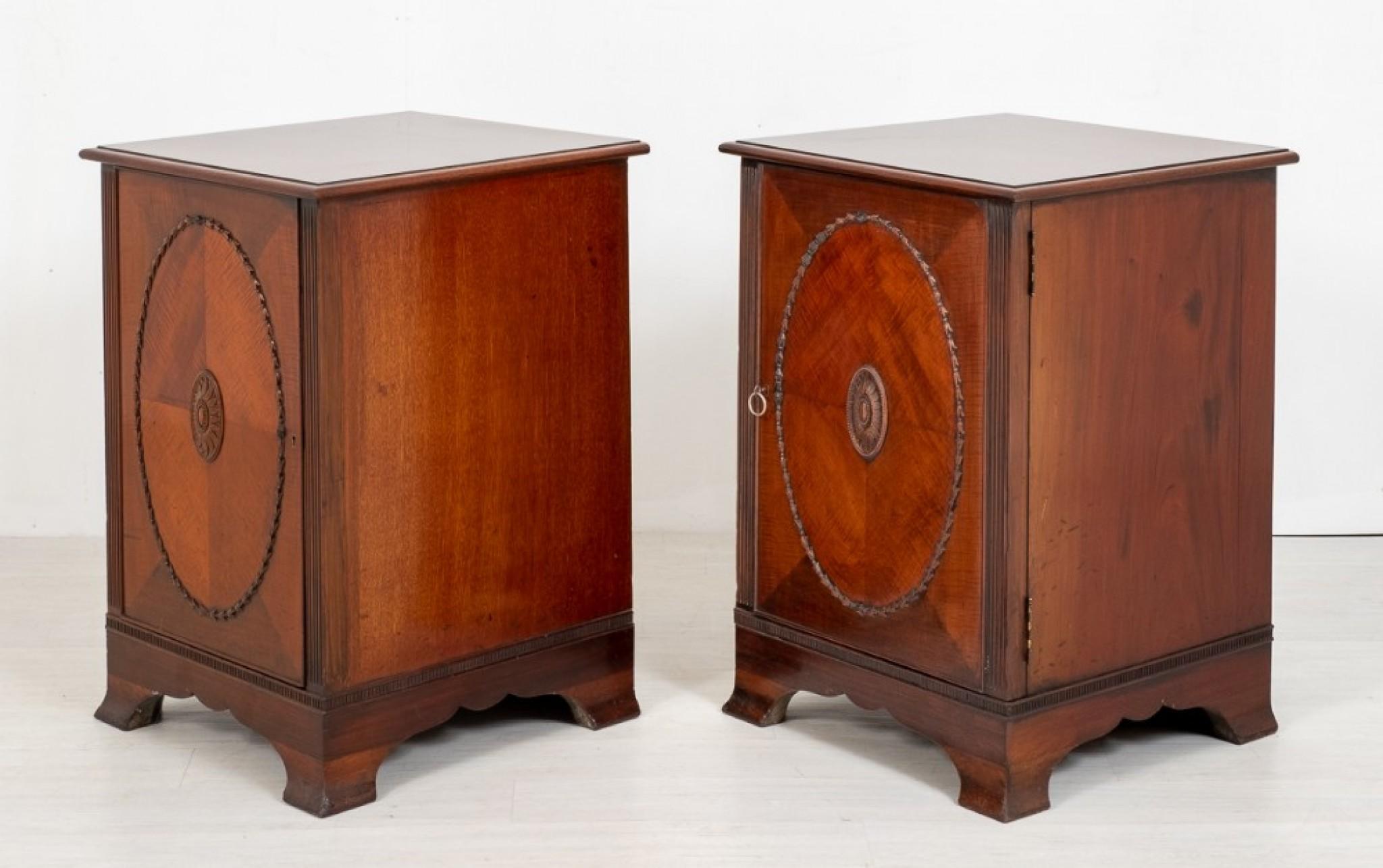 Coppia di armadietti vittoriani, comodini in mogano 1880 in vendita 4