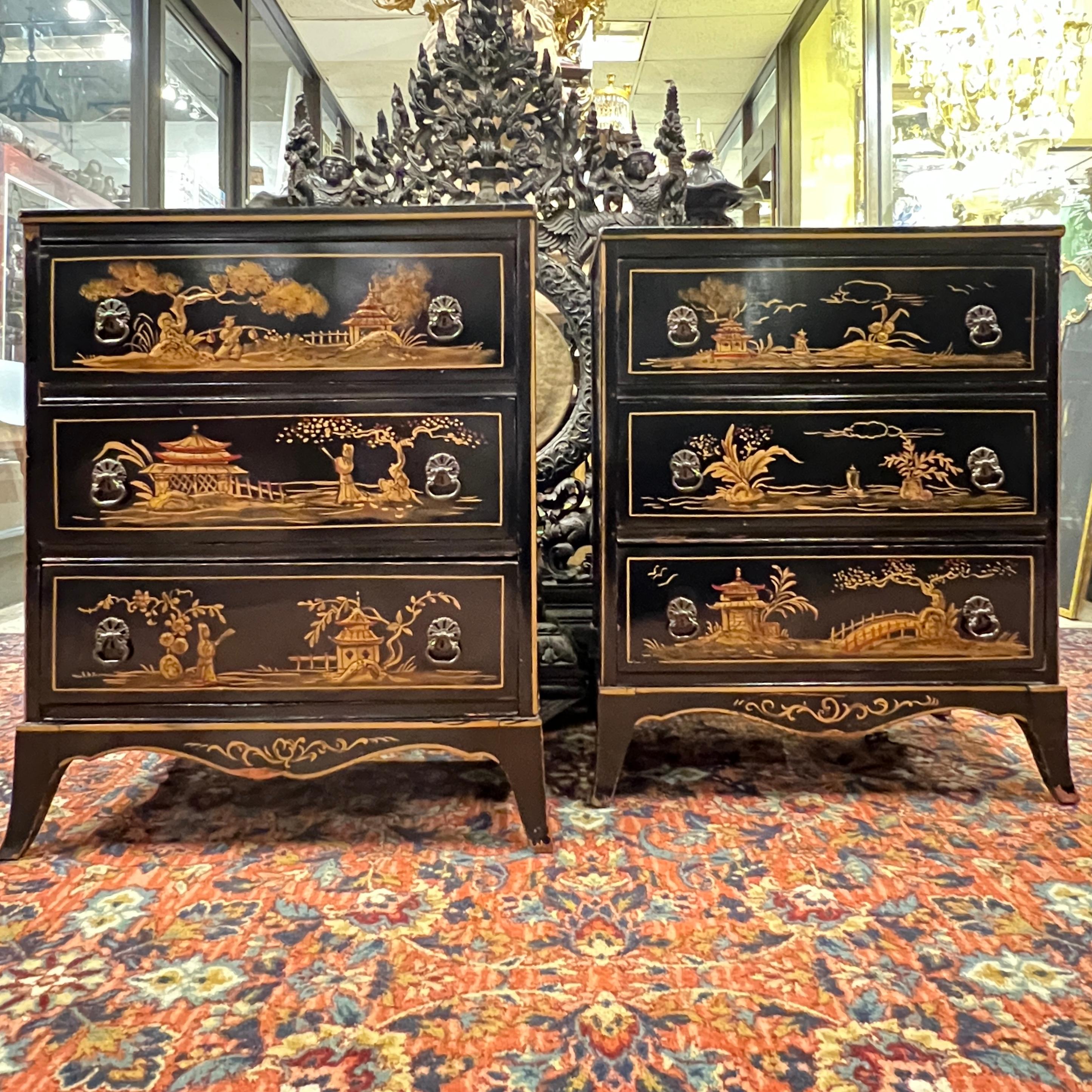 XX secolo Coppia di cassettiere laccate nere in stile vittoriano Chinoiserie in vendita