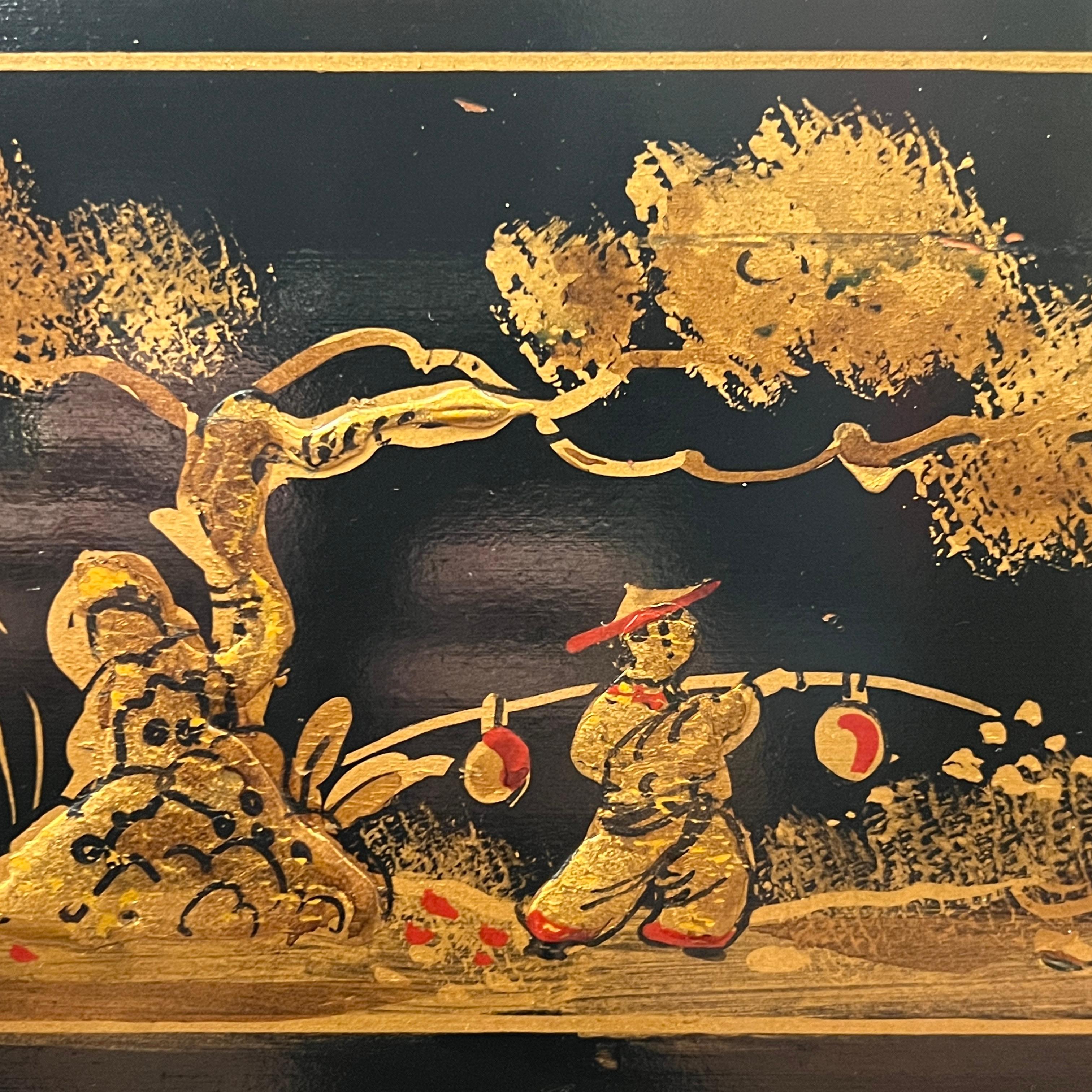 Legno Coppia di cassettiere laccate nere in stile vittoriano Chinoiserie in vendita