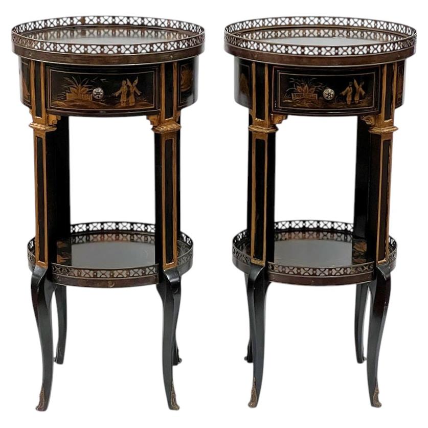 Pareja de Soportes / Mesas Auxiliares de Estilo Victoriano Chinoiserie Lacados en Negro