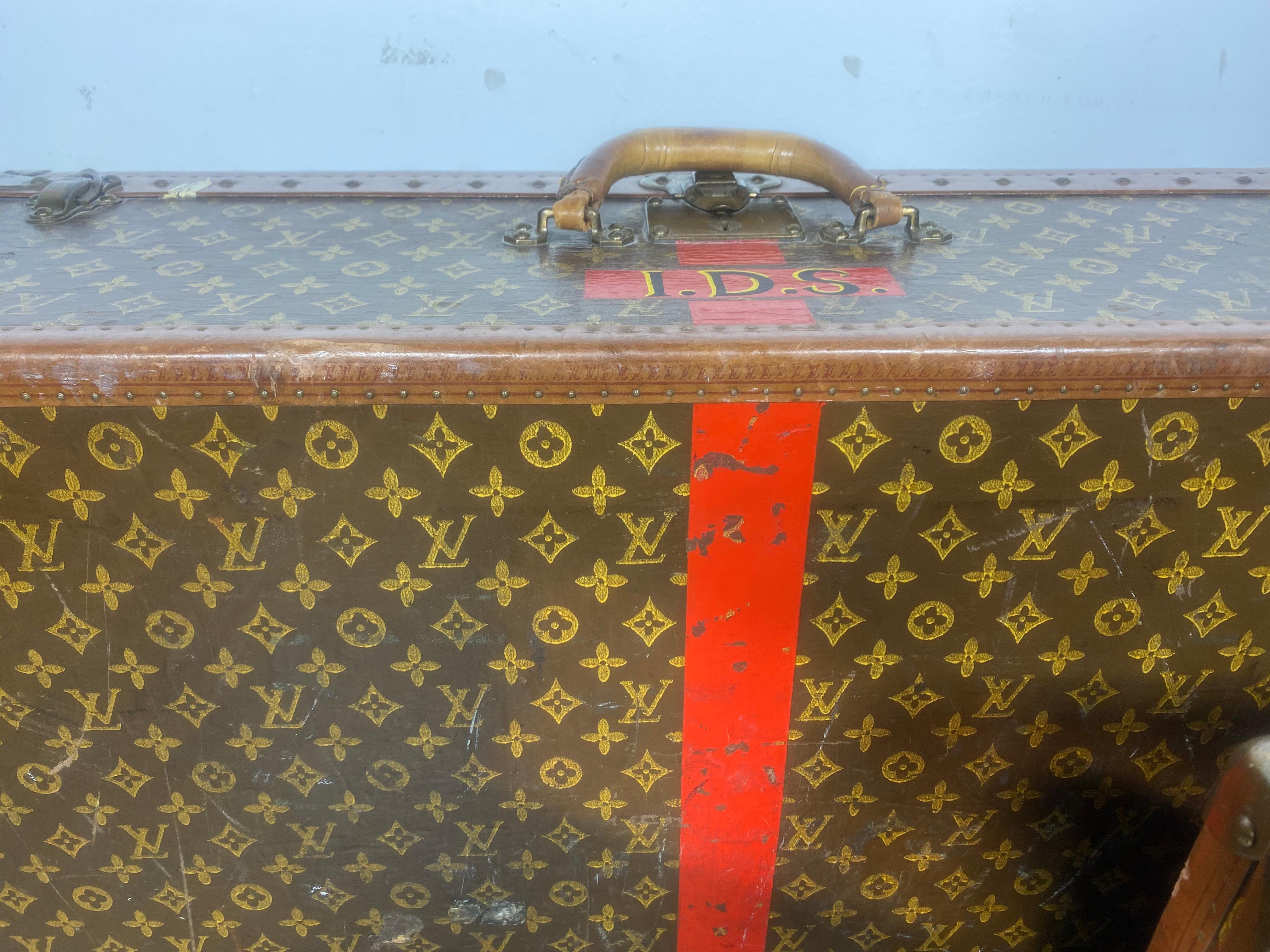 Pair Vintage 1920's, 30's Louis Vuitton Alzer 80 and 70 monogram luggage  For Sale 10