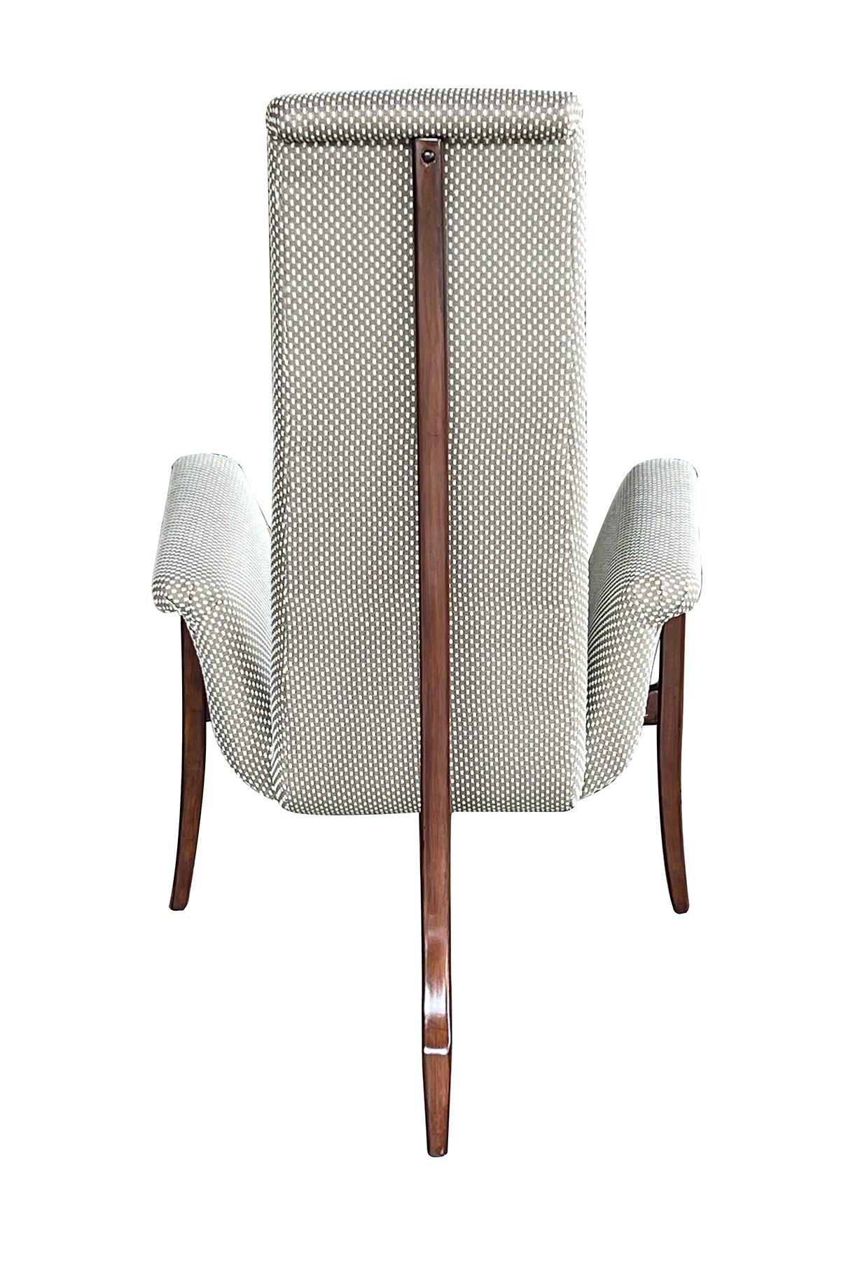 Hollywood Regency Paire de chaises longues tripodes vintage des années 1960 avec bras évasés en vente