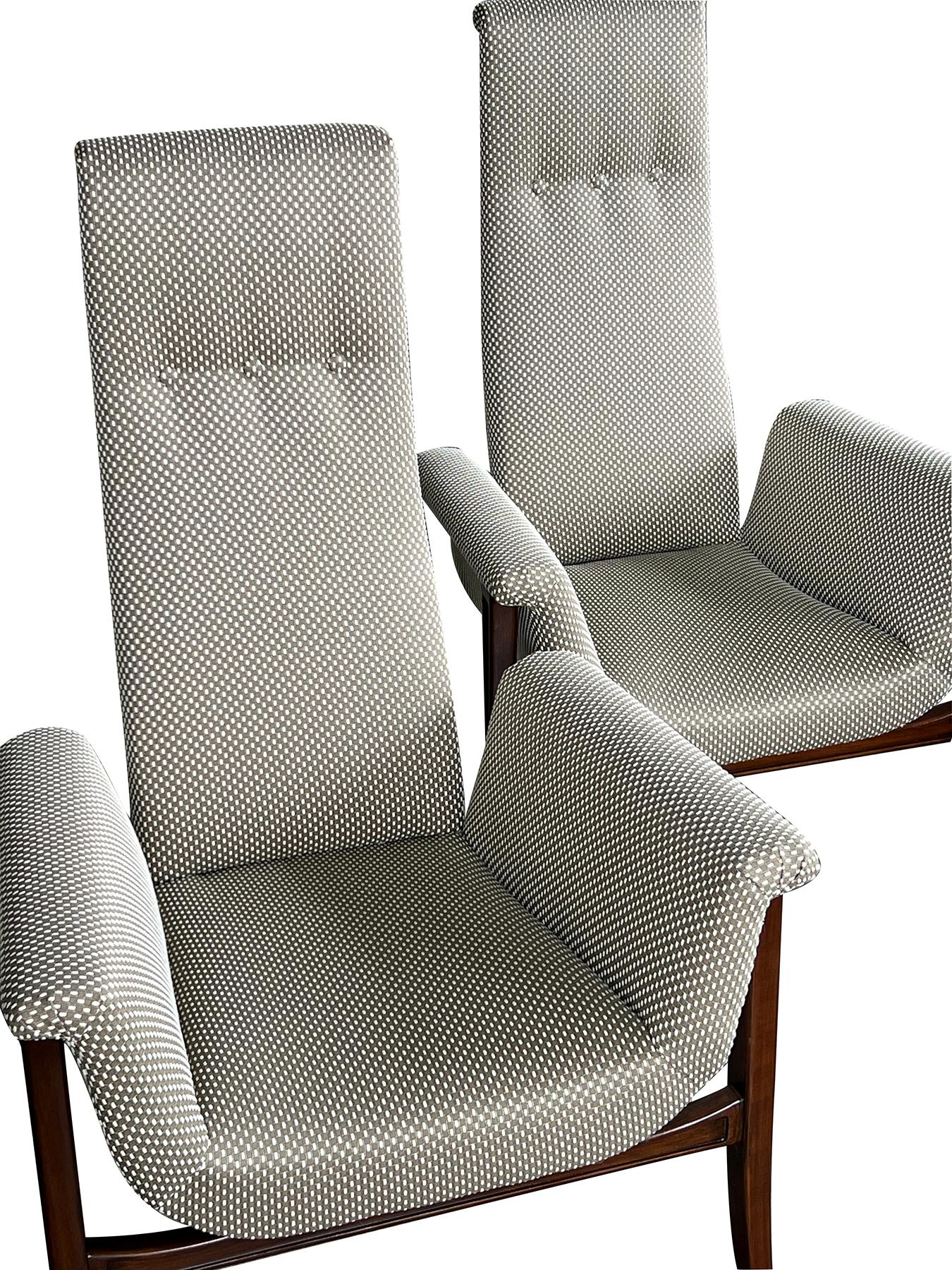 Paire de chaises longues tripodes vintage des années 1960 avec bras évasés en vente 1