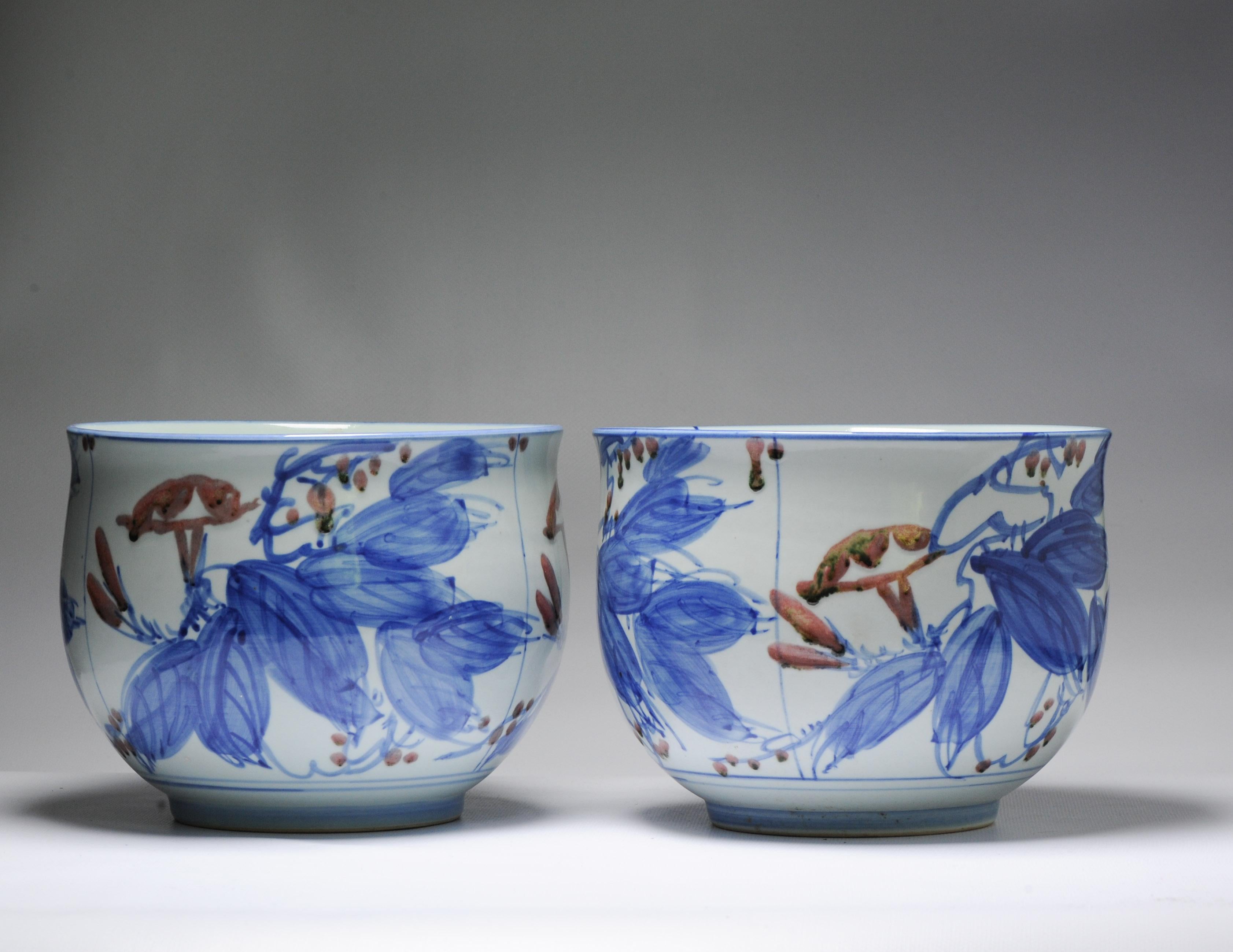 20th Century Pair Vintage 20 C Chinese Porcelain Proc Liling Jardiniere China Rooster For Sale