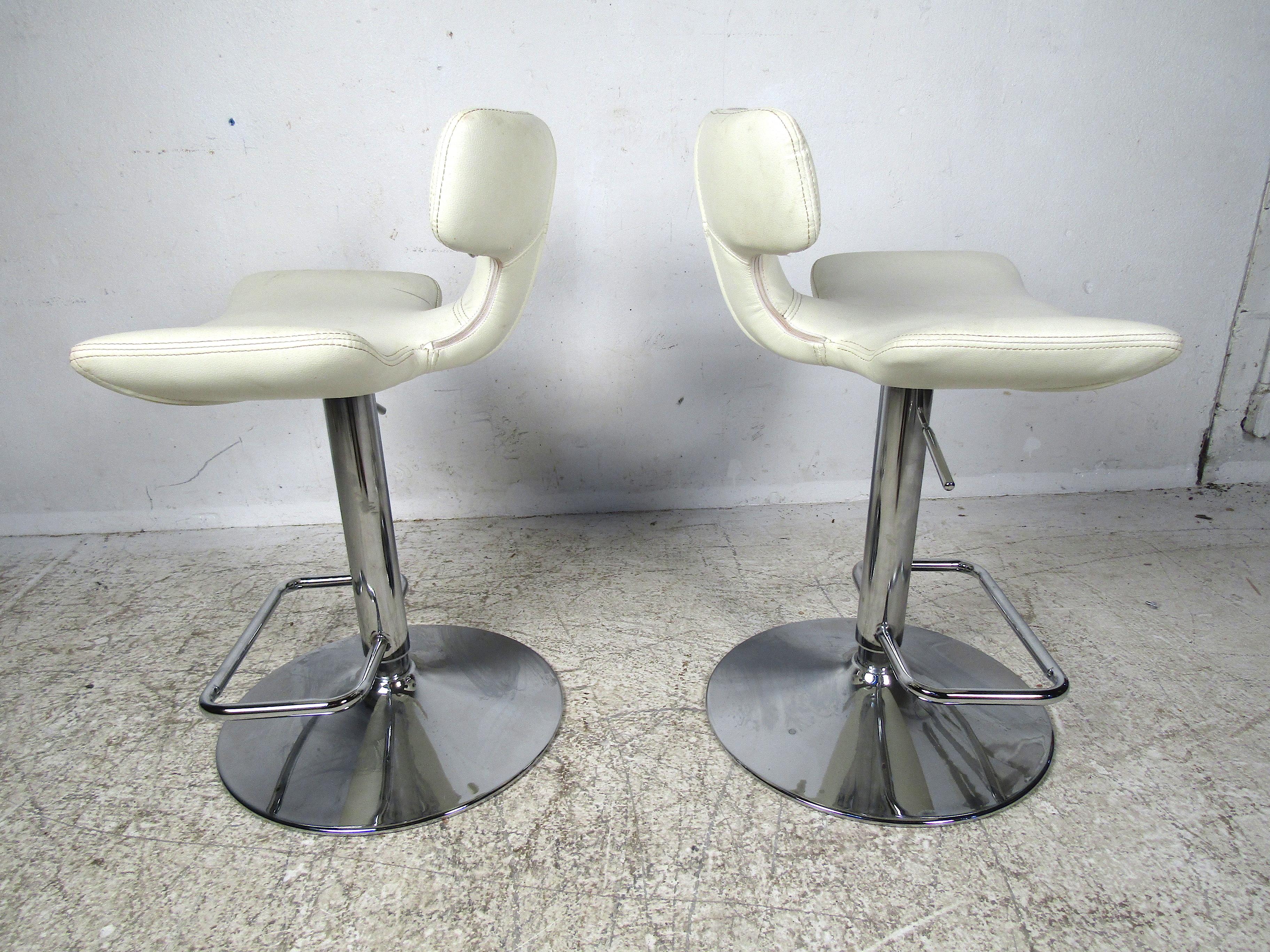 Pair of Vintage Adjustable Height Swivel Stools In Fair Condition For Sale In Brooklyn, NY