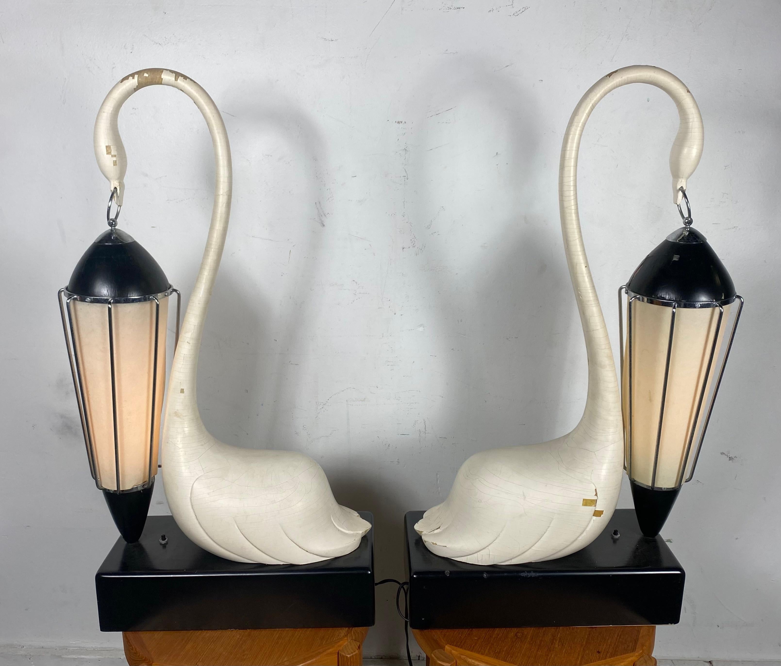 Pair Vintage Aldo Tura Swan Lacquer Wood and Brass Lamps, 1950s, Italy For Sale 1