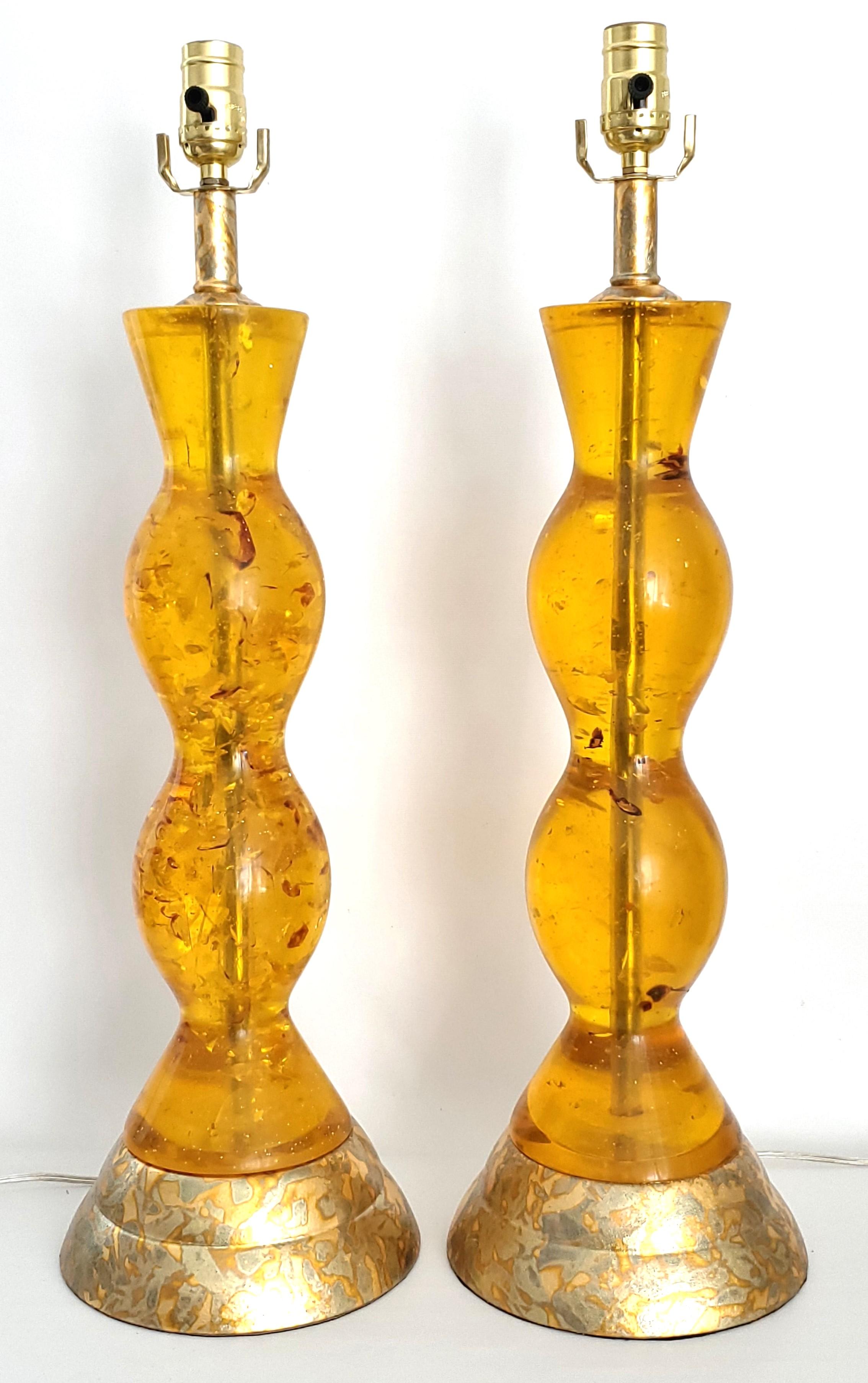 Gilt Pair Vintage Amber Colored Lucite Table Lamps with Gold Leaf Bases and Finials For Sale