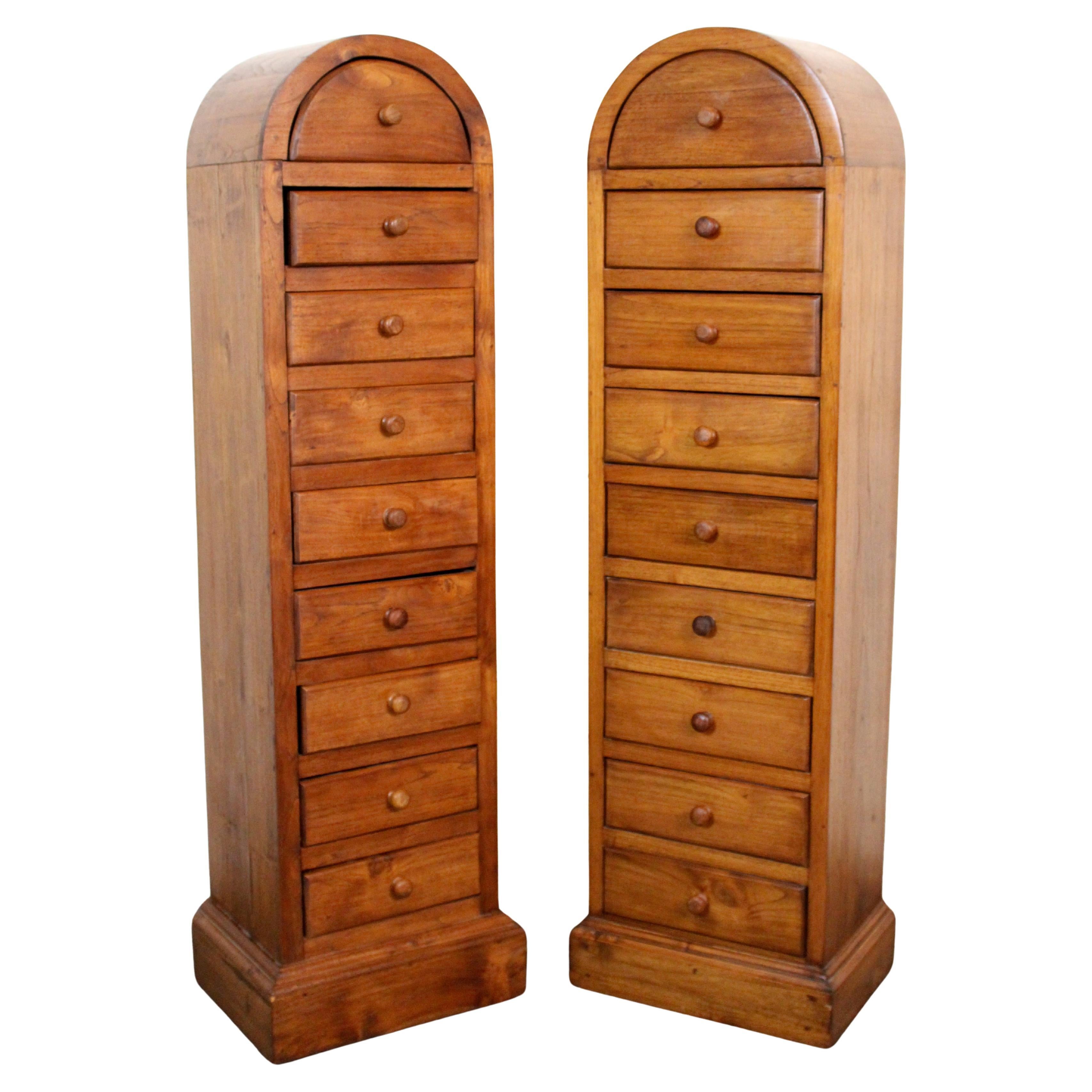 Coppia di cassapanche per lingerie in teak ad arco d'epoca in vendita