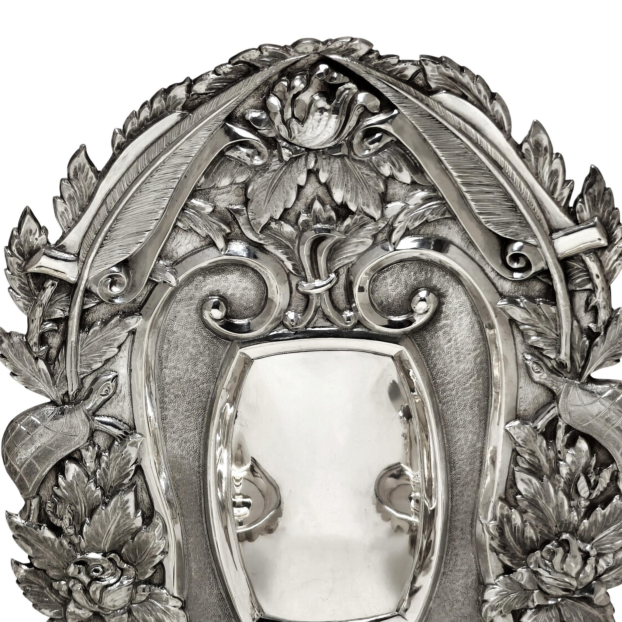 XX secolo Coppia di candelabri d'epoca Walls & Co in argento sterling Londra 1963 in vendita