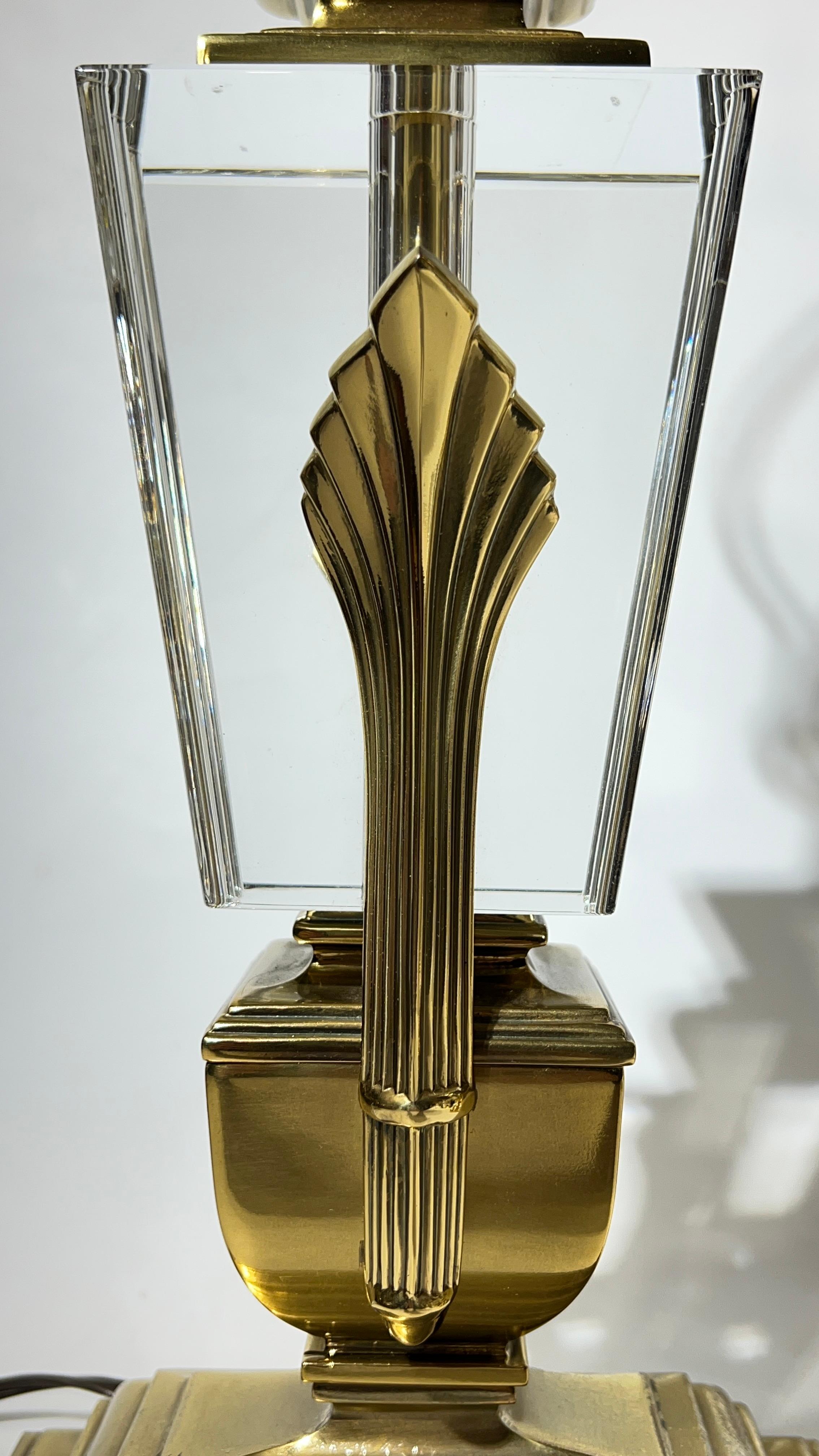 Pareja de lámparas de mesa vintage de cristal de Baccarat y latón pulido de Stiffel en venta 3