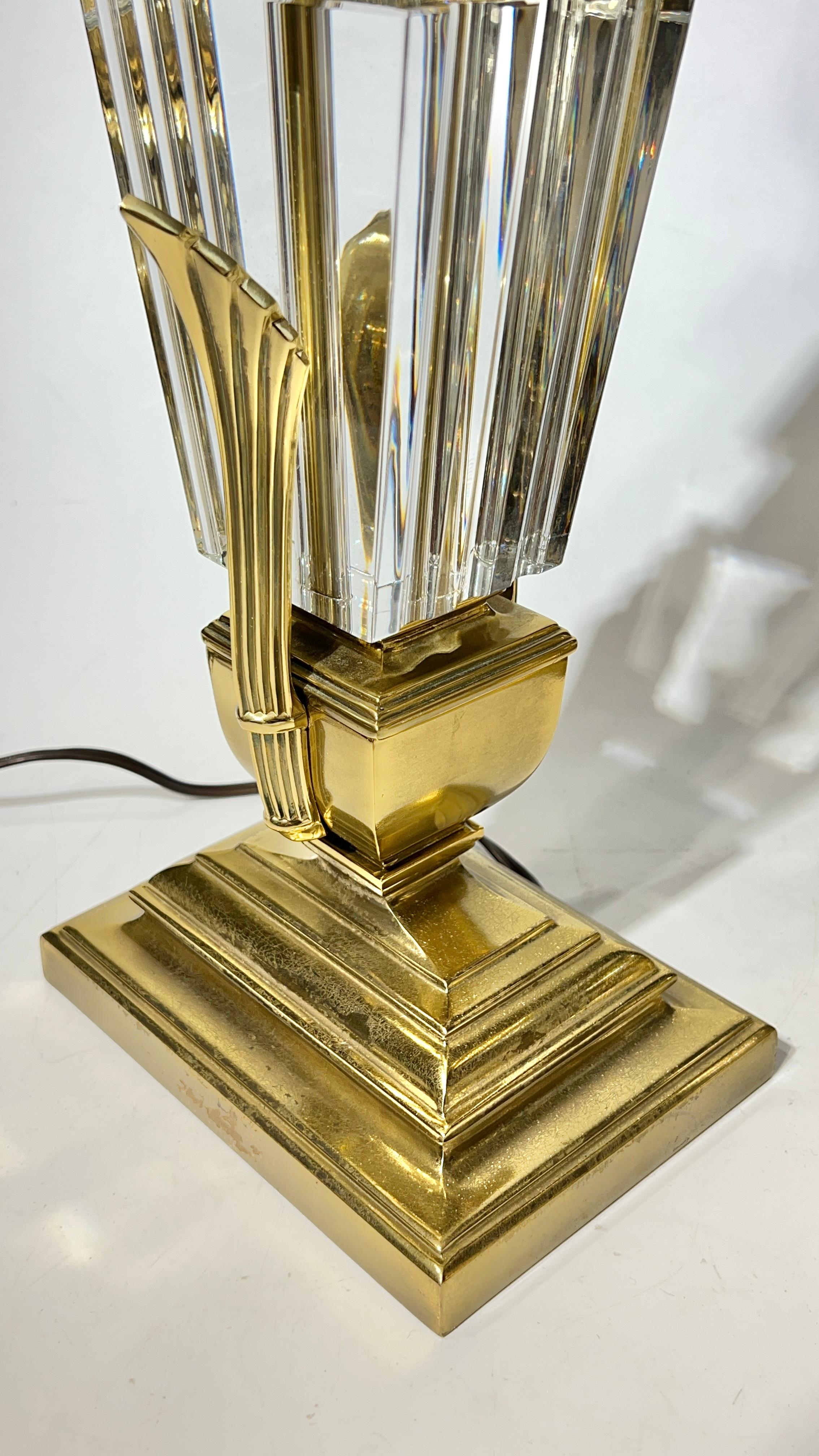 Pareja de lámparas de mesa vintage de cristal de Baccarat y latón pulido de Stiffel en Bueno estado para la venta en New York, NY