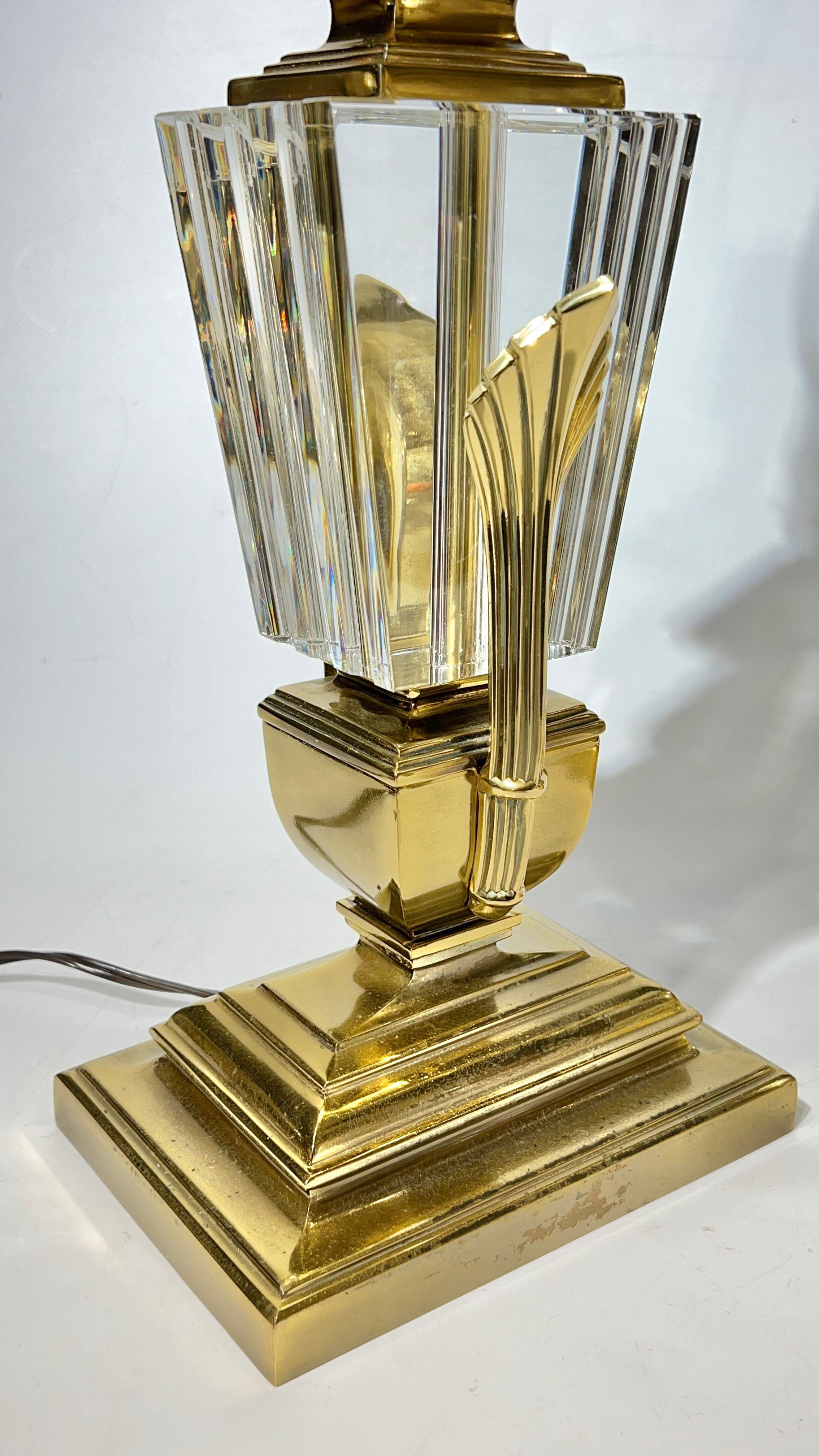 Pareja de lámparas de mesa vintage de cristal de Baccarat y latón pulido de Stiffel en venta 2