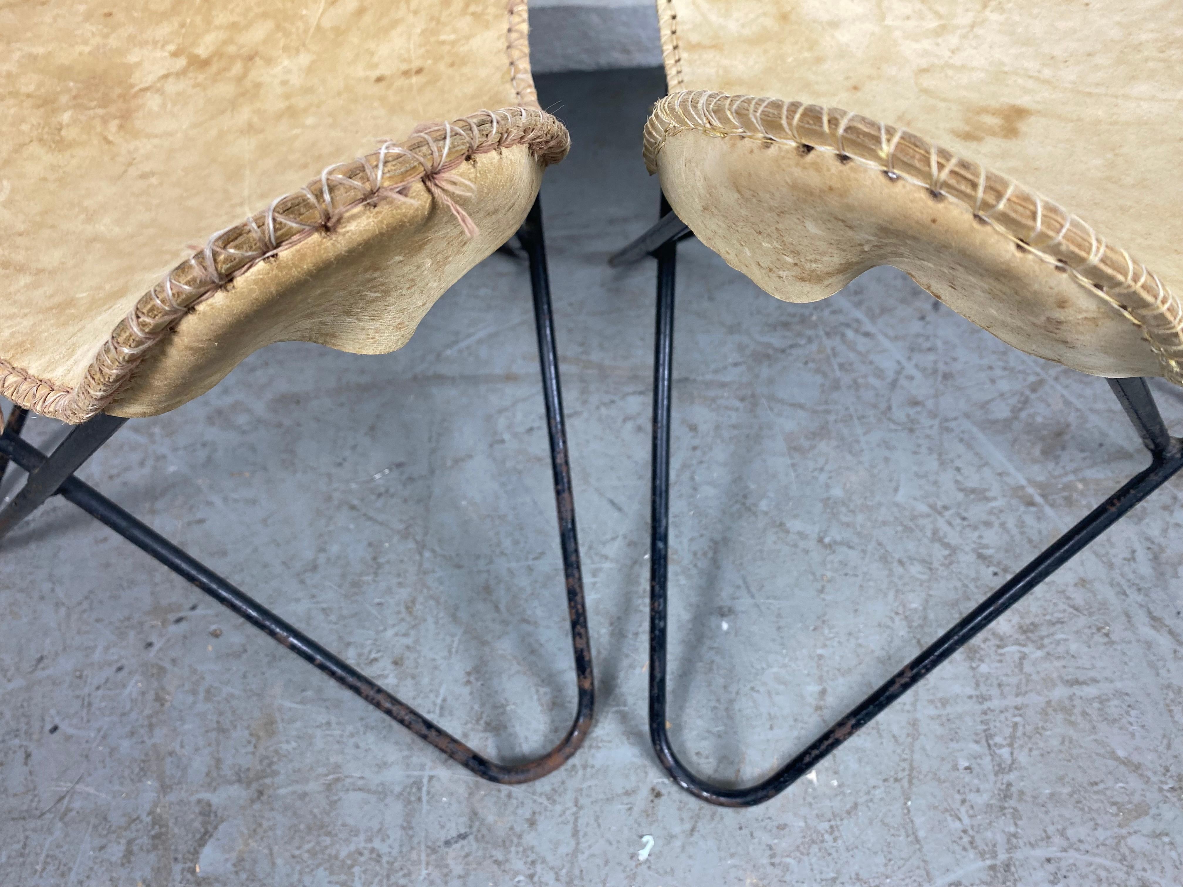Pair Vintage BKF Hardoy for Knoll Cream Leather Butterfly Stool In Good Condition In Buffalo, NY