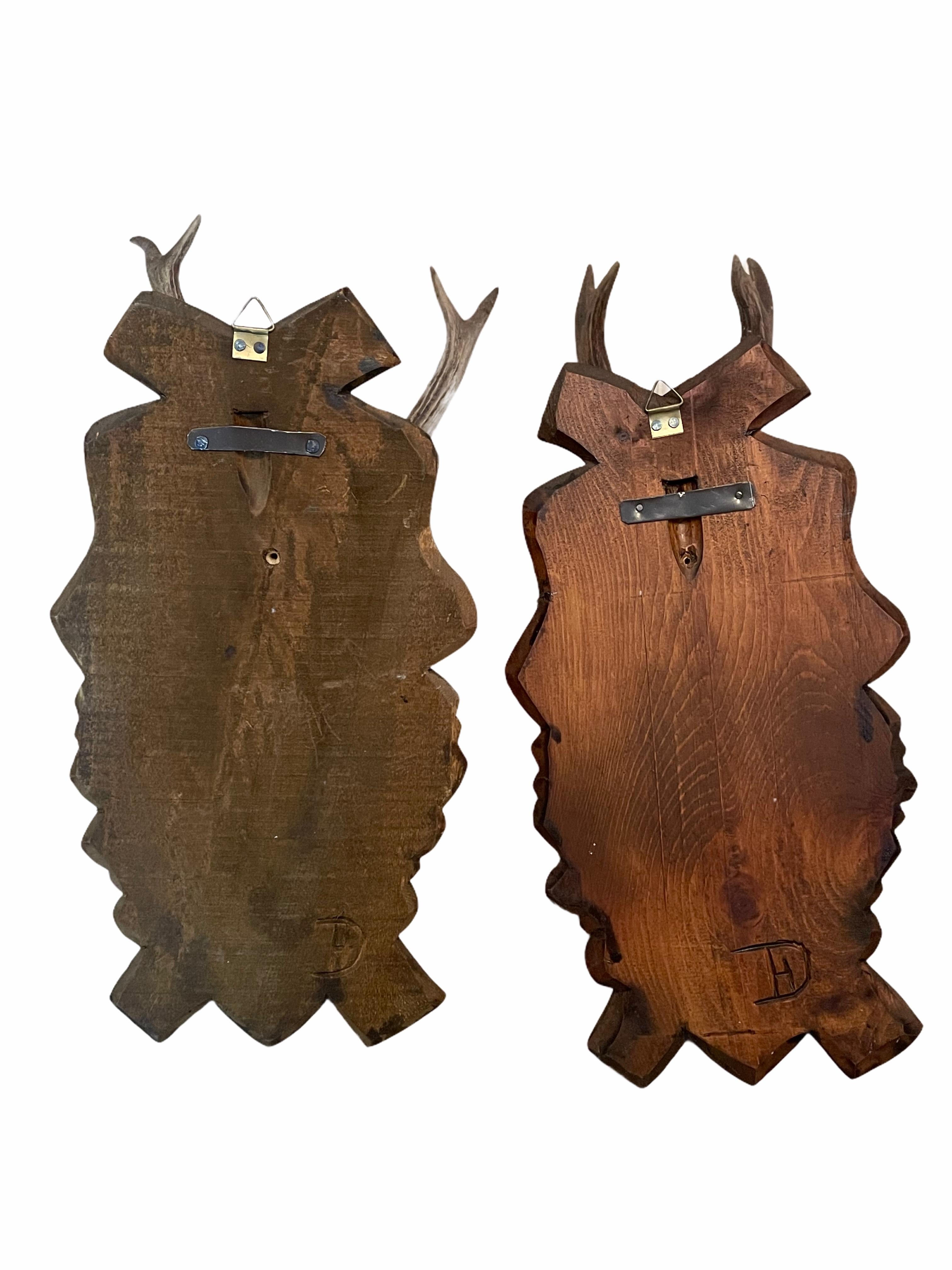 Pair Vintage Black Forest Deer Antler Trophy Wood Carved Plaque, Austria In Good Condition In Nuernberg, DE