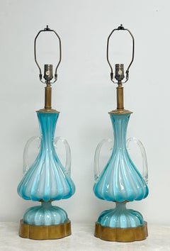 Coppia di lampade di Murano blu sostanziose e d'epoca con base dorata