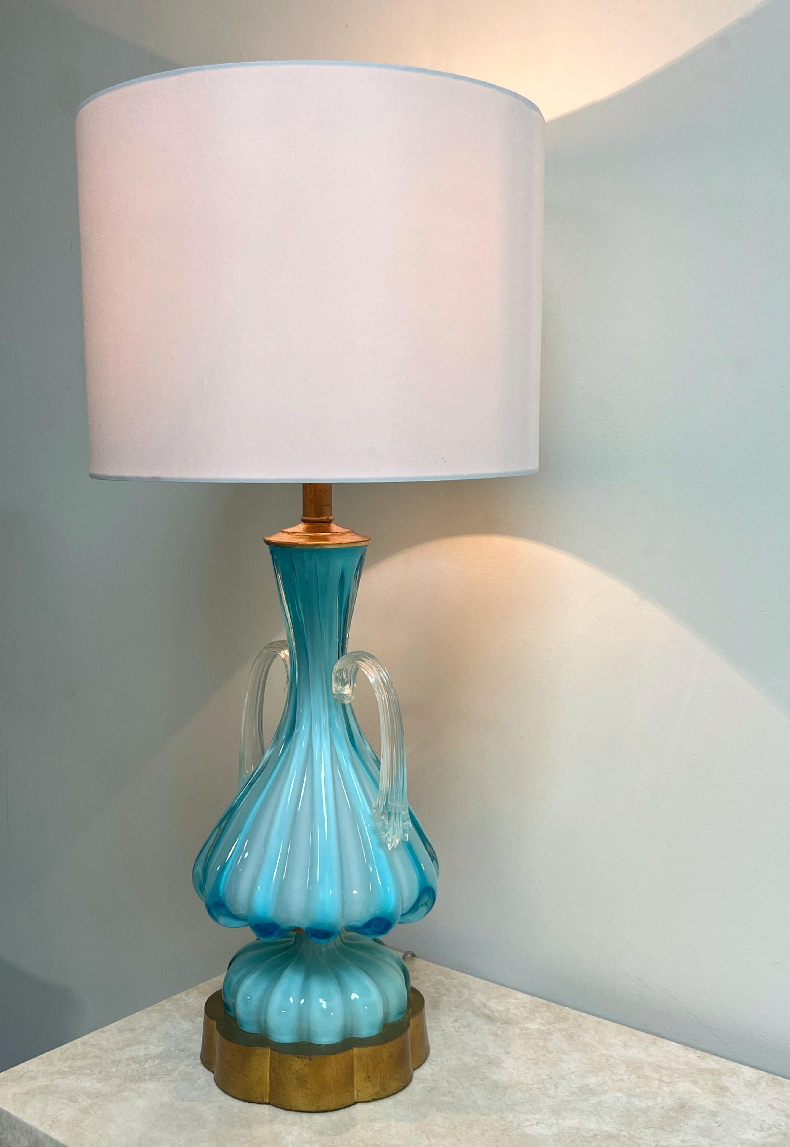Paar blaue Murano-Lampen mit vergoldeten Sockeln im Vintage-Stil im Angebot 1