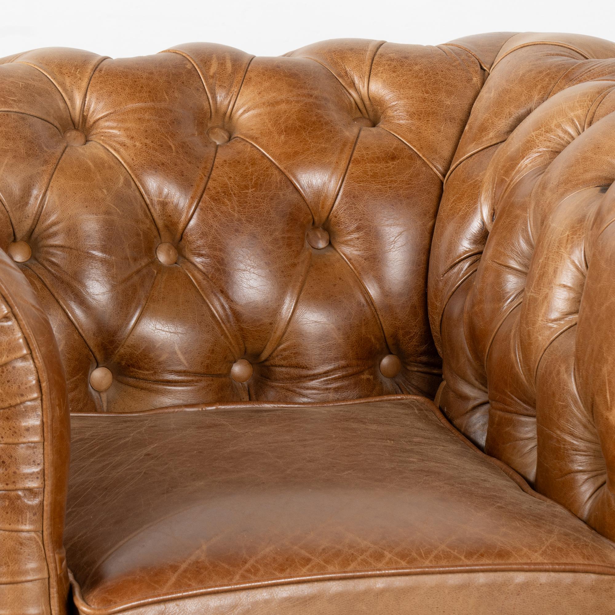 20th Century Pair, Vintage Brown Leather Chesterfield Club Armchairs, England circa 1960-80 For Sale