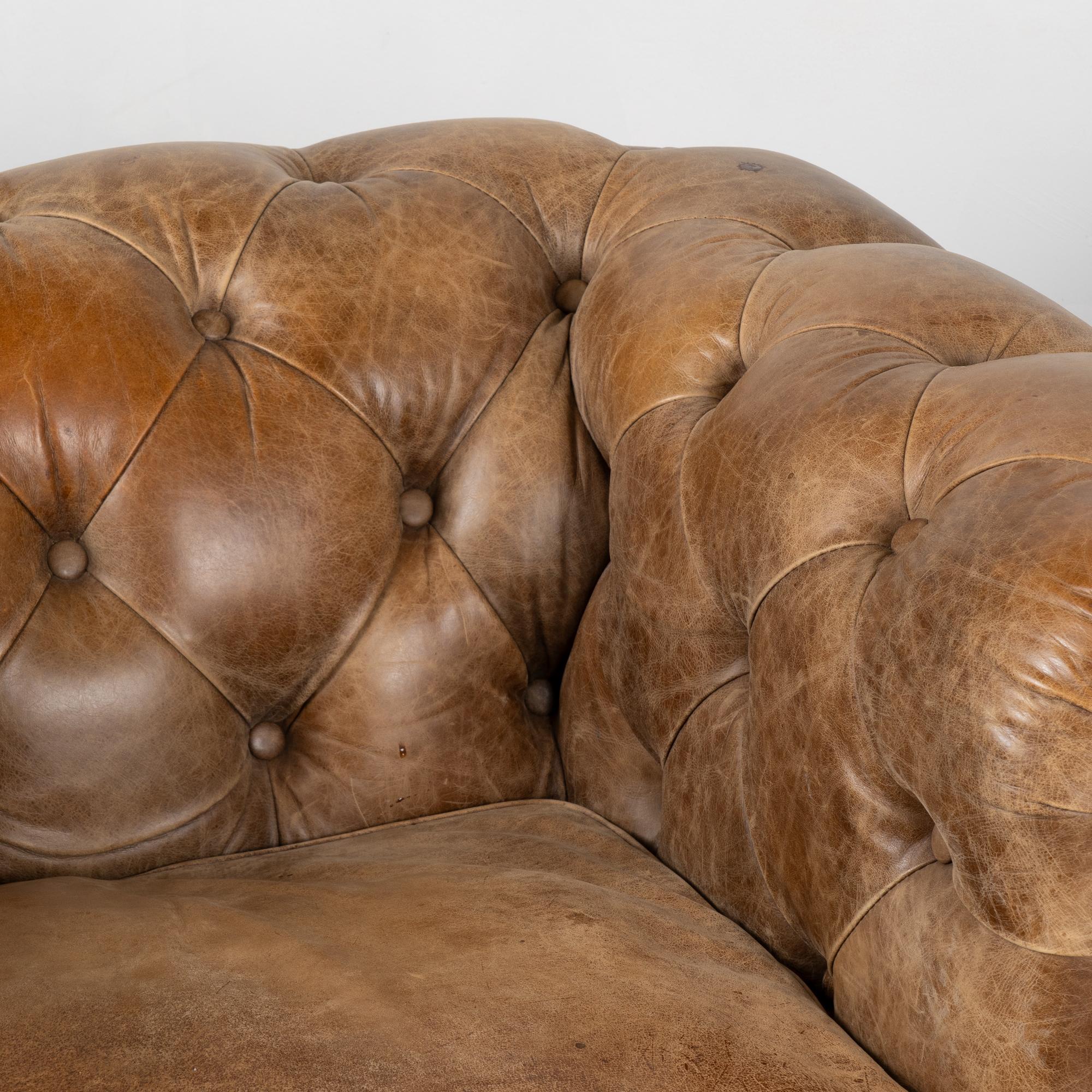 Paire de fauteuils club Chesterfield vintage en cuir Brown d'Angleterre, circa 1960-80 en vente 1