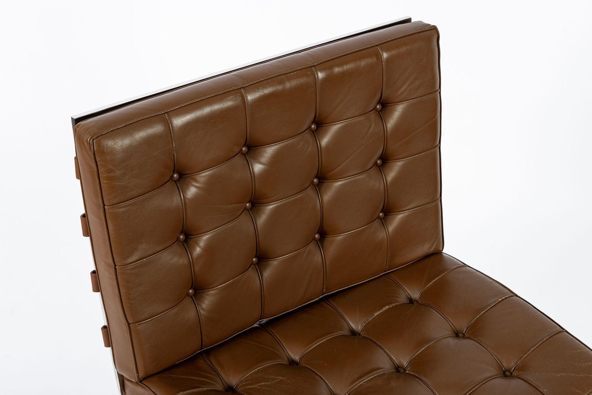 Paar braune Tugendhat Lounge Chairs von Mies van der Rohe für Knoll 1960er Jahre im Angebot 1