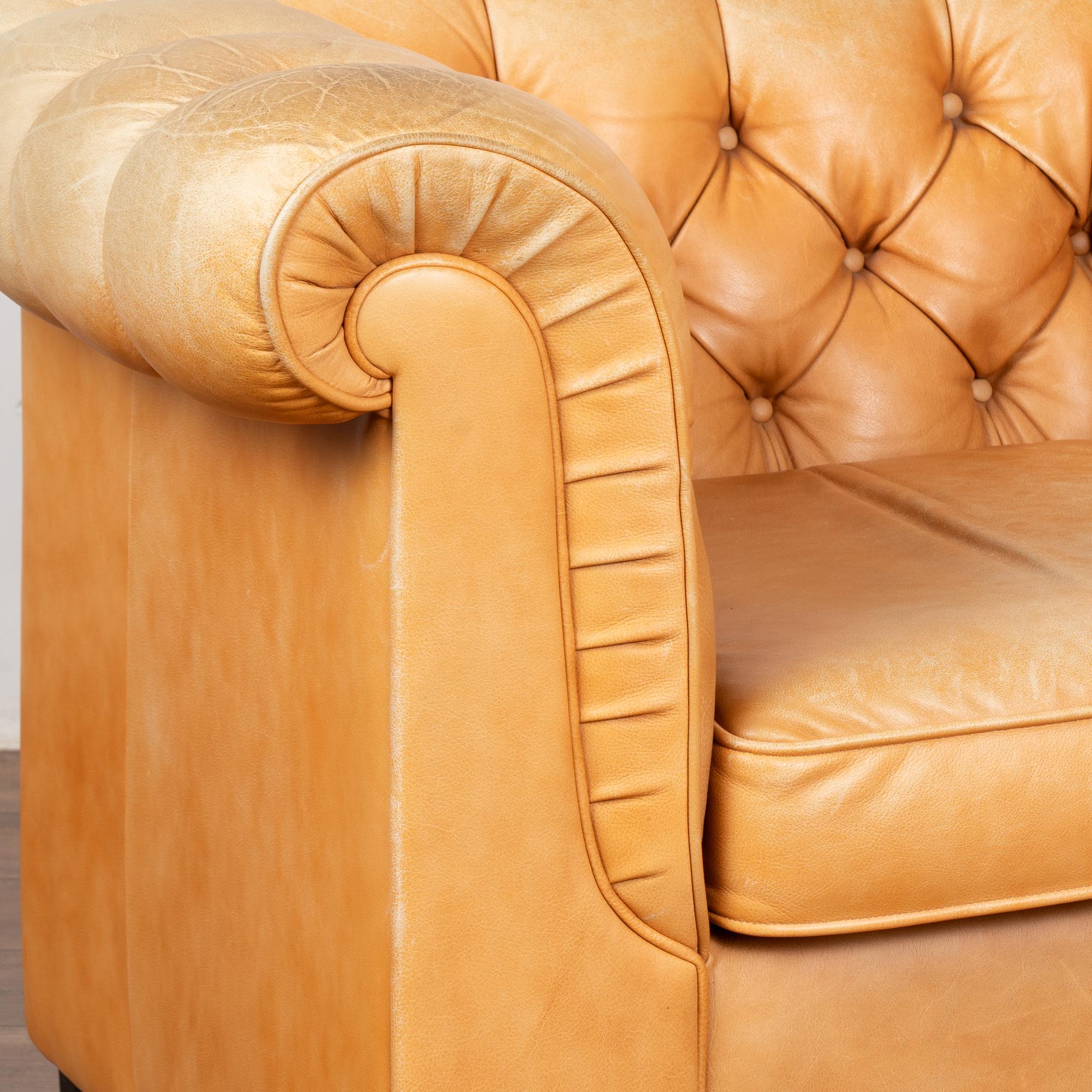 20th Century Pair, Vintage Camel Leather Chesterfield Club Armchairs, Denmark circa 1980 For Sale