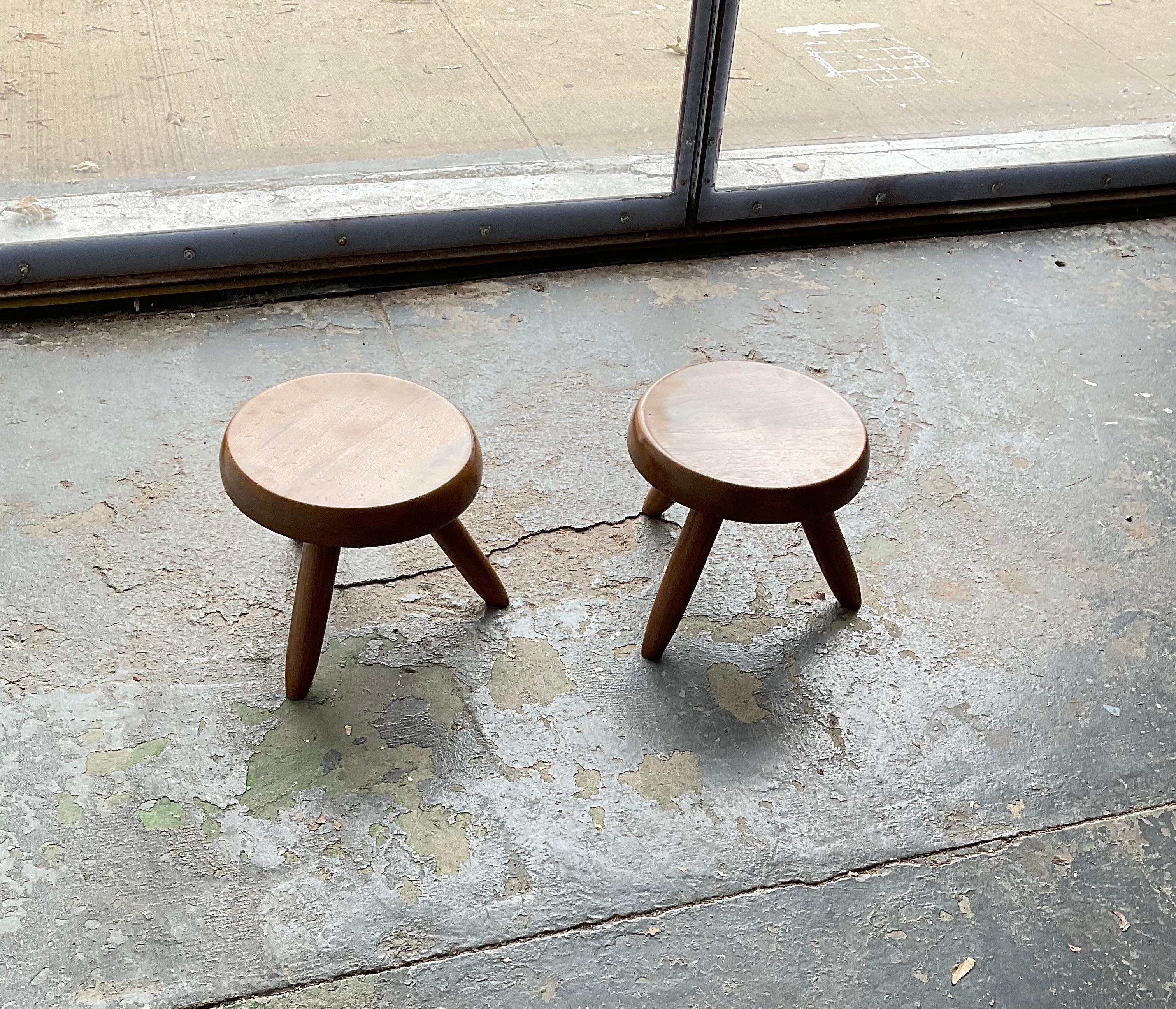 Paar Vintage Charlotte Perriand 'Berger' Niedrige Hocker, 1950er Jahre 2