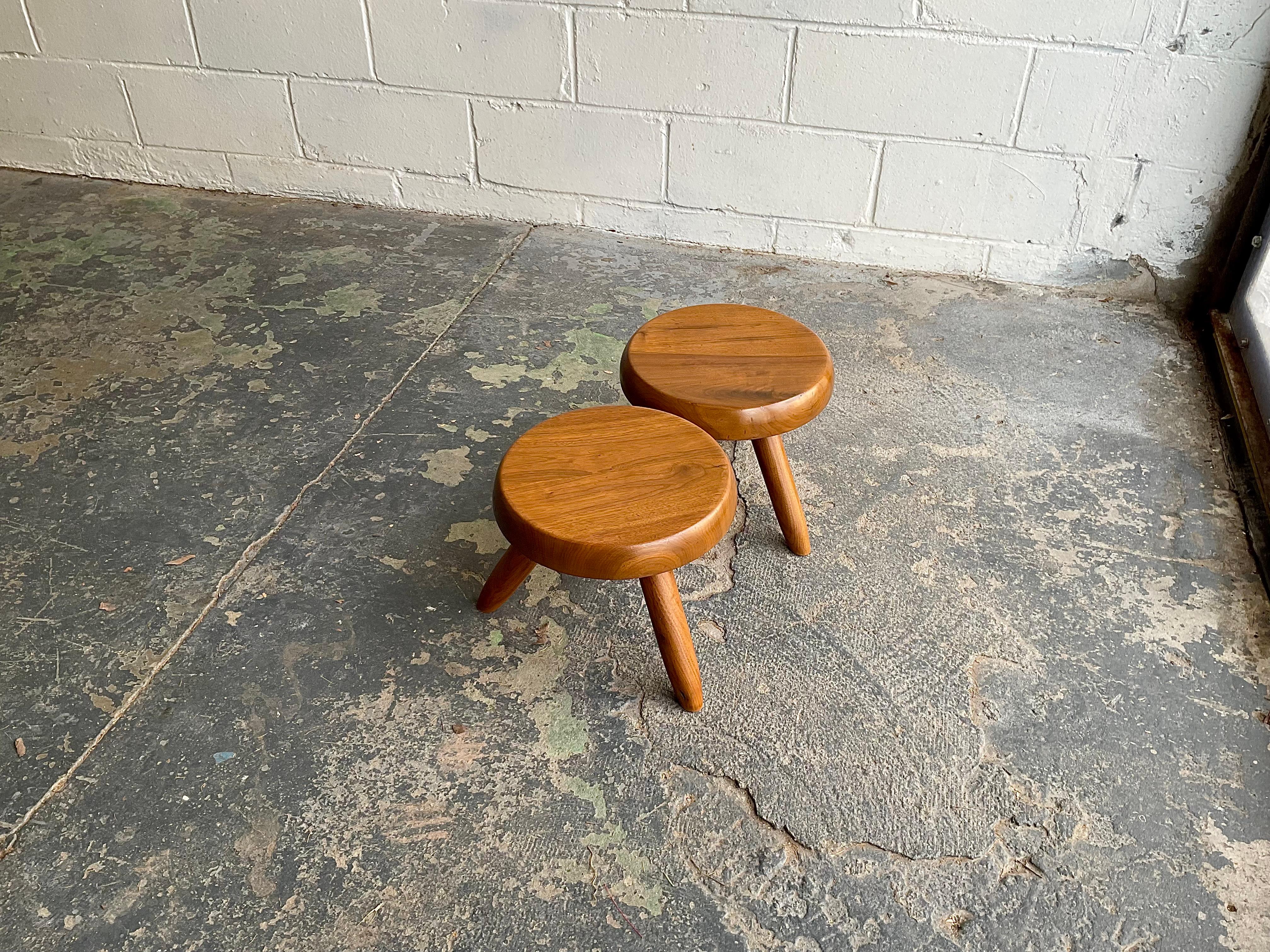 Paar Vintage Charlotte Perriand 'Berger' Niedrige Hocker, 1950er Jahre 1