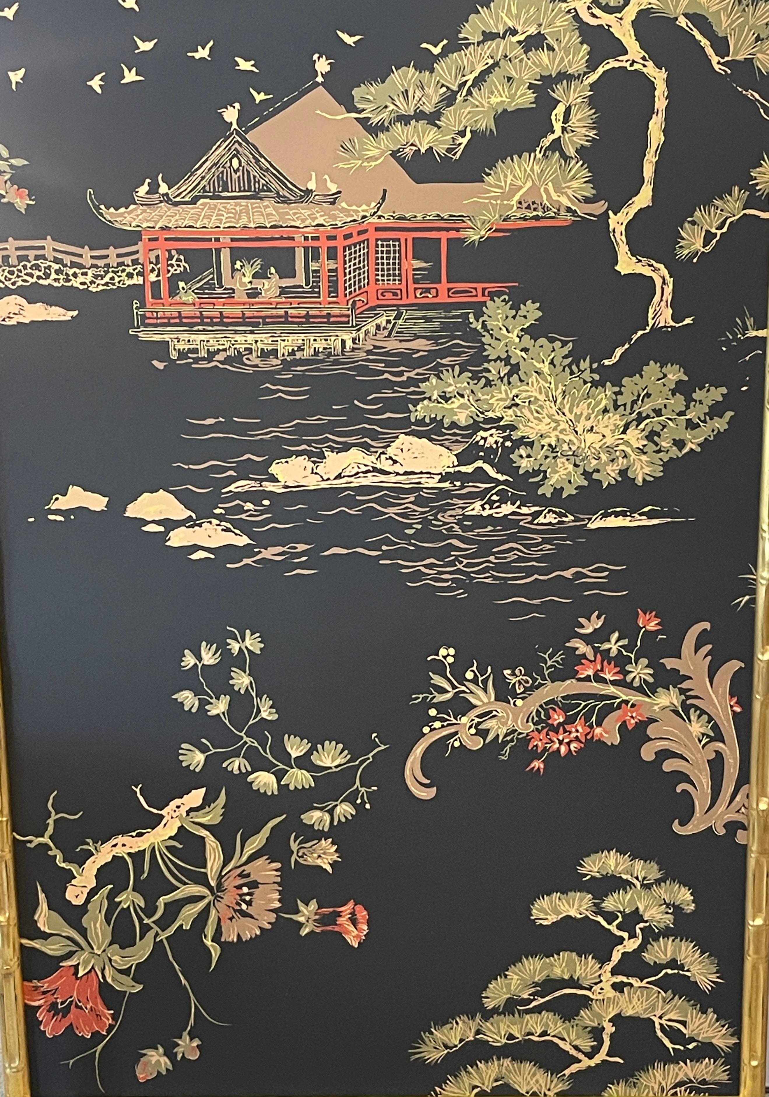 Paar gerahmte Chinoiserie-Tapeteteppiche im Vintage-Stil, von Philip Graf Inc, 1950er Jahre (Mitte des 20. Jahrhunderts) im Angebot