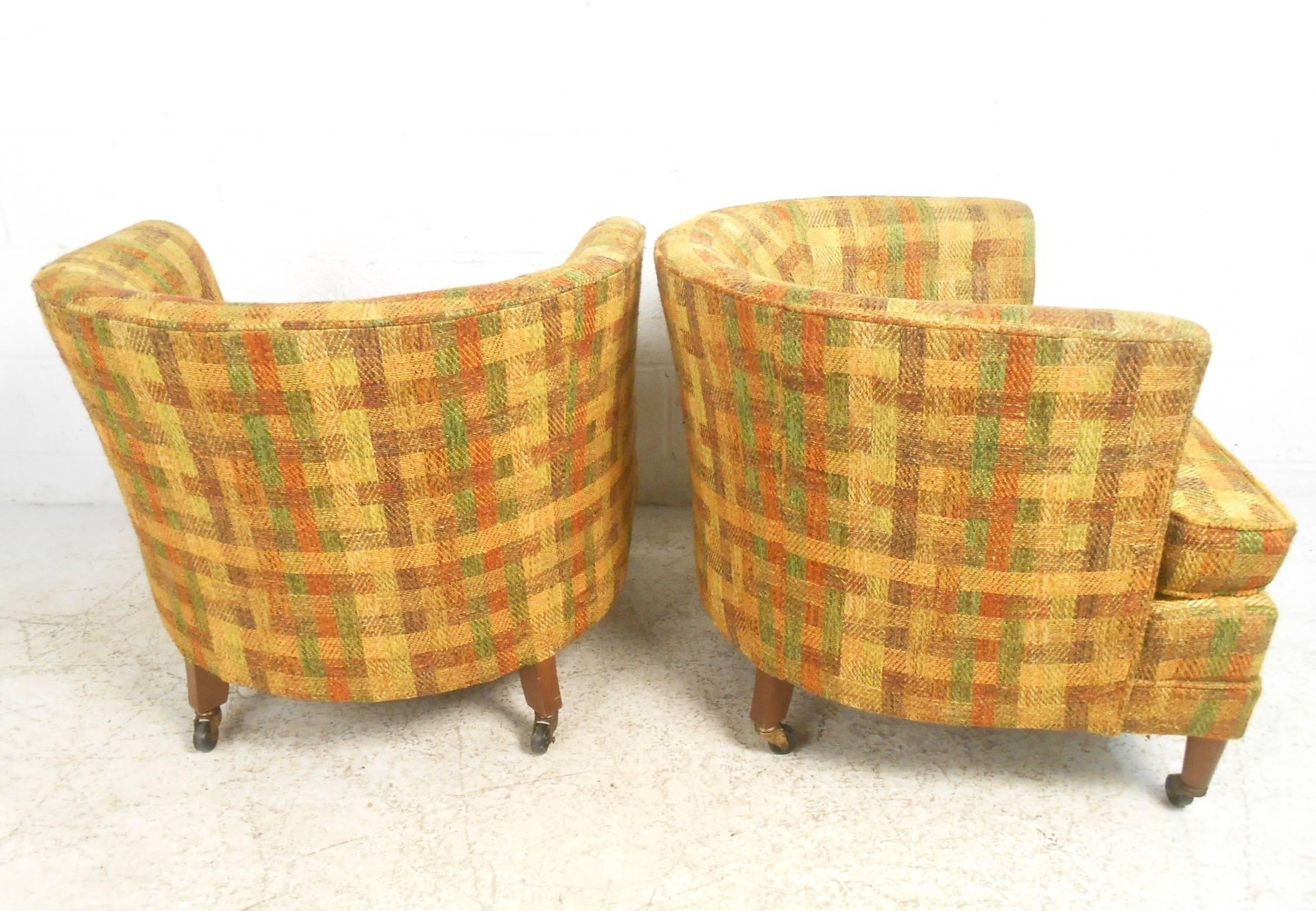 Mid-Century Modern Pair of Vintage Modern Club Chairs