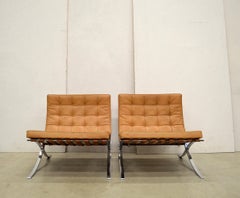 Paire de chaises Barcelona vintage cognac de Mies van der Rohe Knoll, annes 1970