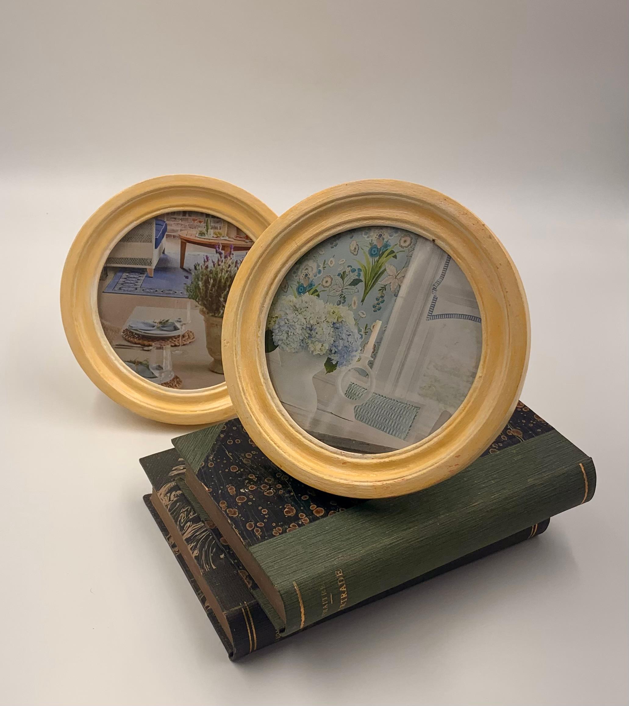 Charming pair of Cottagecore/ English Country Style hand painted ivory colored hand turned wood round picture frames
Early 20th Century
Romantic, enchanting, easy elegance are some of the apt descriptions that epitomize the English Country style and