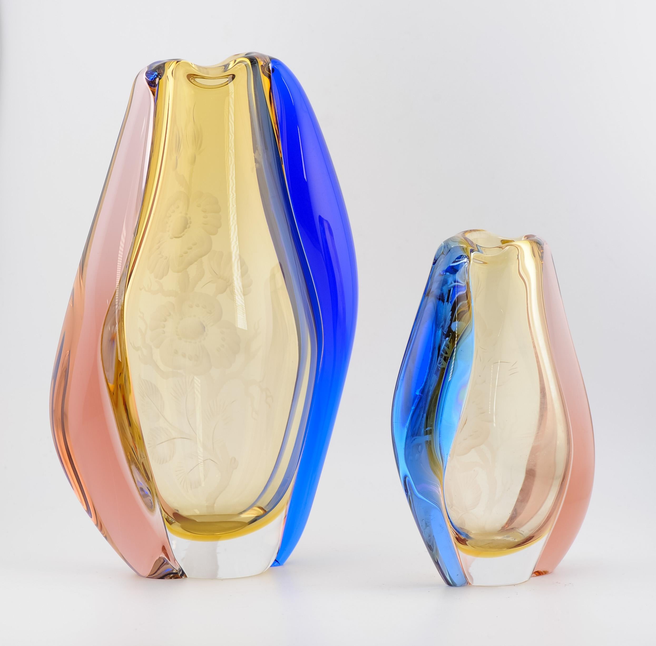 Pair Vintage Design Art Glass Vase Hana Machovska, 1960s Mstisov Glasswork Czech In Good Condition For Sale In Amsterdam, Noord Holland