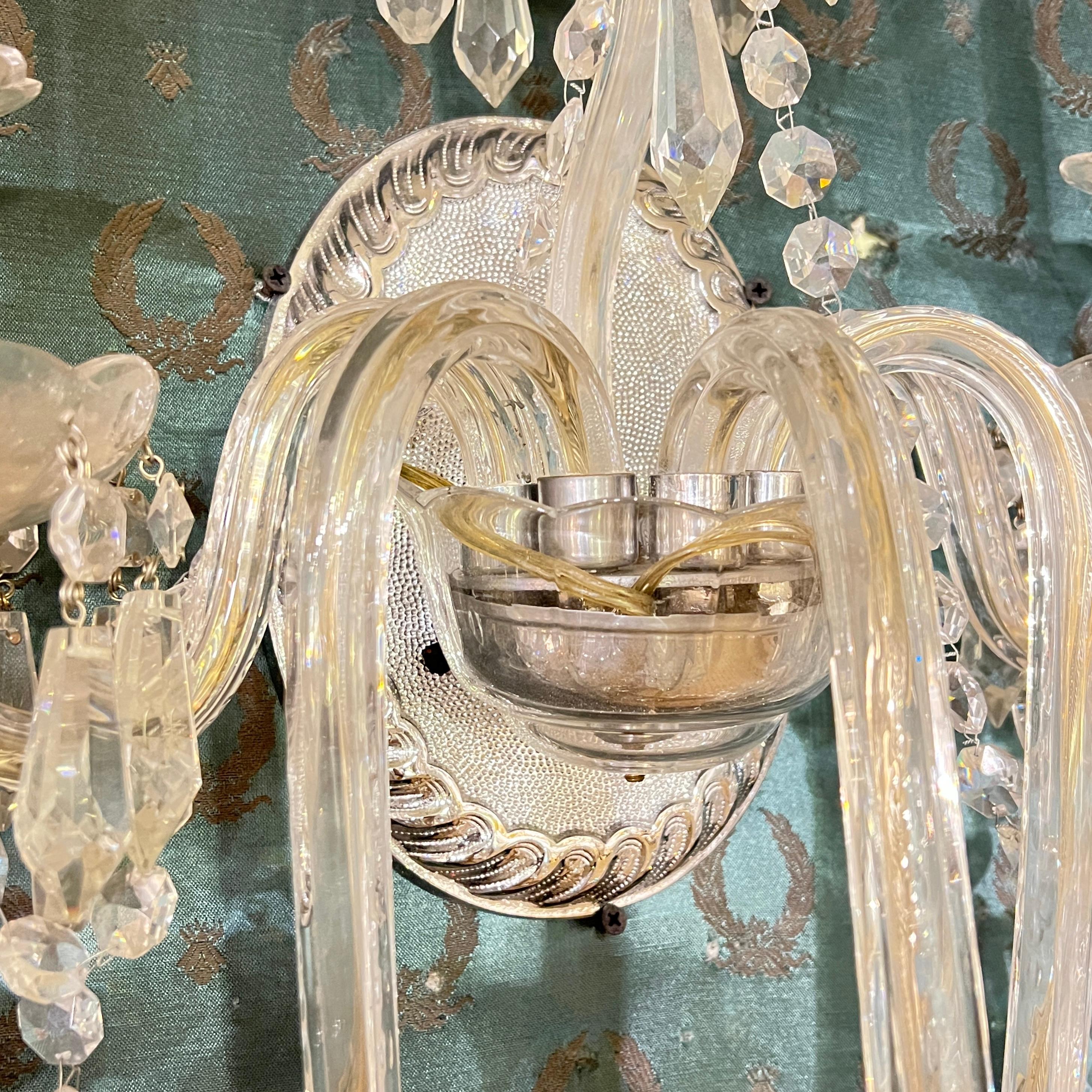 Argenté Paire d'appliques/lampe murale à 6 lumières en verre taillé de style anglais victorien en vente