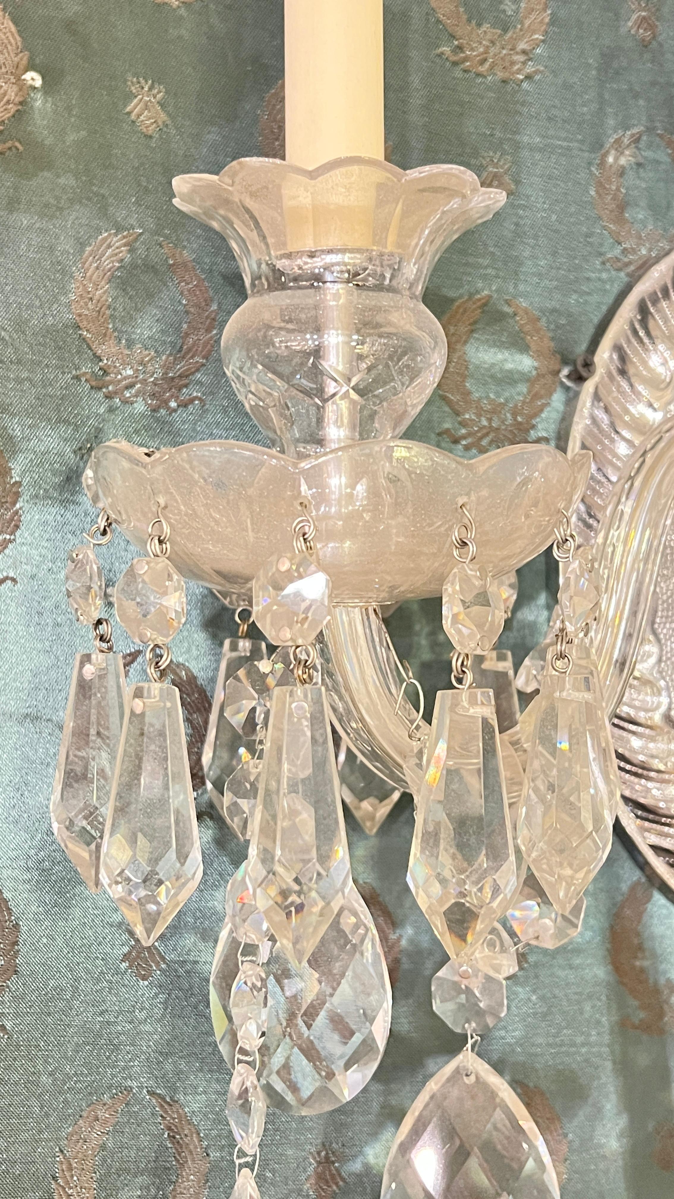 Paire d'appliques/lampe murale à 6 lumières en verre taillé de style anglais victorien Bon état - En vente à New York, NY