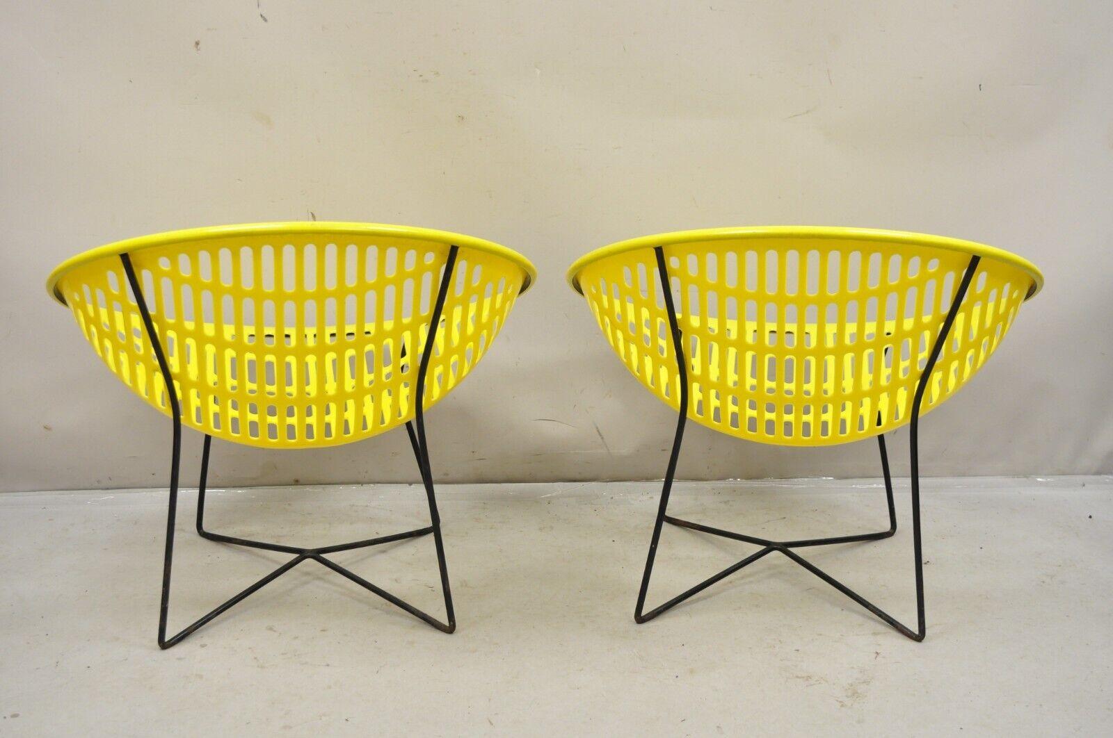 Pair Vintage Fabiano & Panzini Motel Solair Yellow Iron and Plastic Lounge Chair For Sale 3