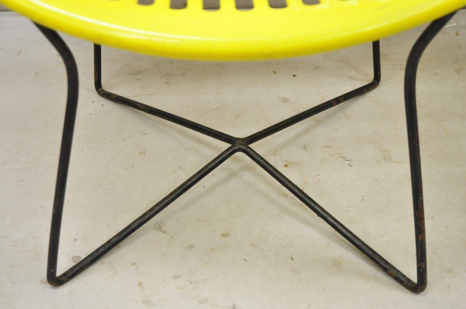 Mid-Century Modern Pair Vintage Fabiano & Panzini Motel Solair Yellow Iron and Plastic Lounge Chair For Sale