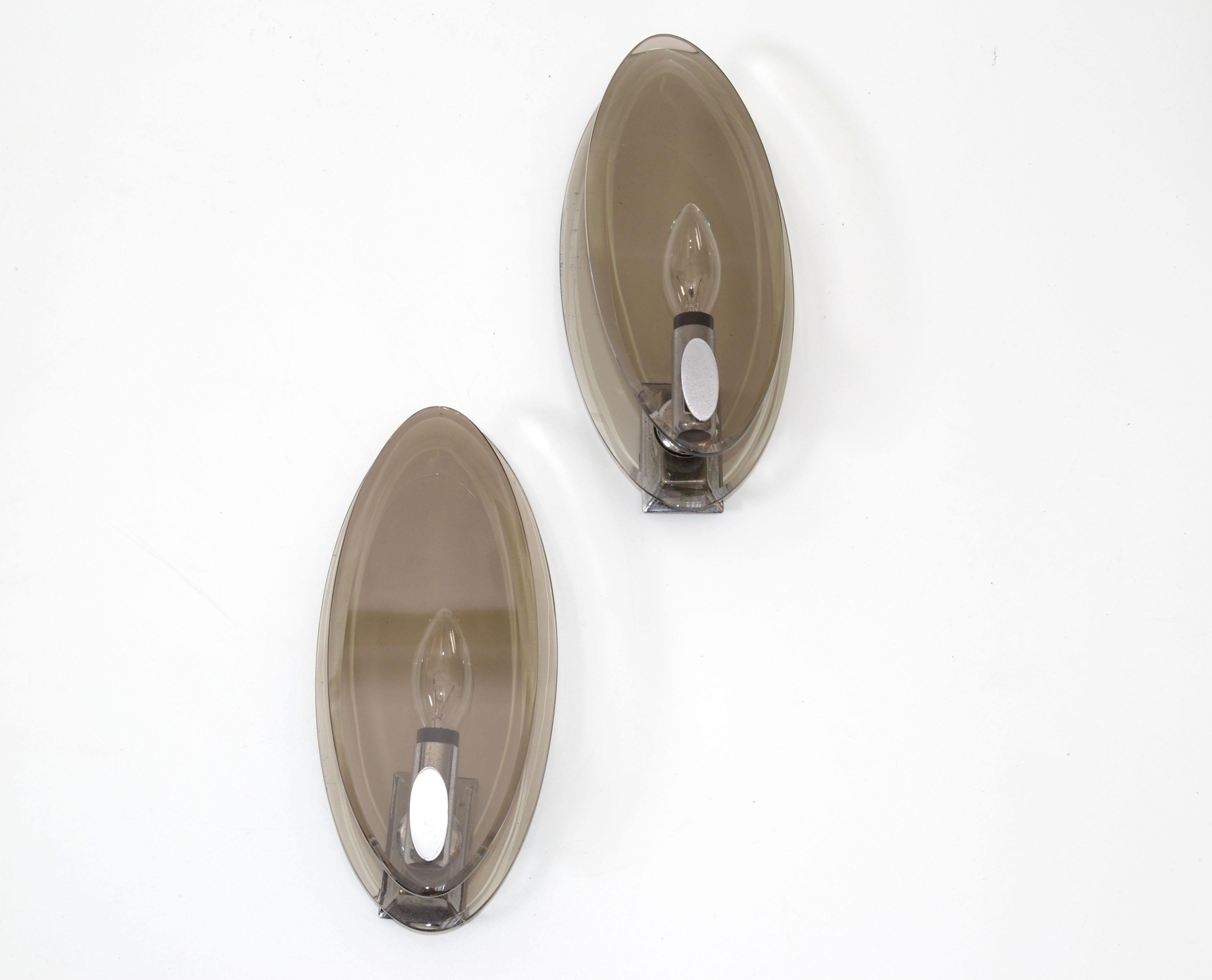 Pair, Vintage Fontana Arte Style Smoke Beveled Glass Sconces Wall Lights, Italy In Good Condition For Sale In Miami, FL