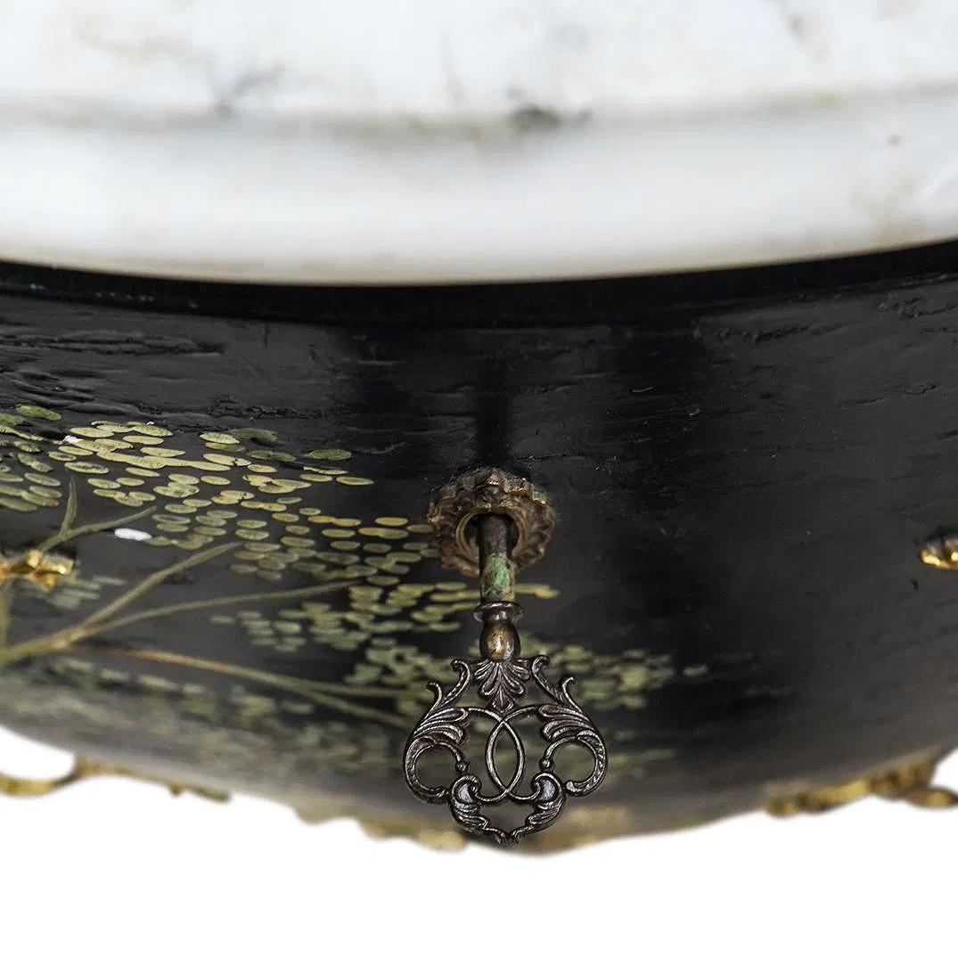 XX secolo Coppia di cassettoni / comò / commodes francesi d'epoca con piano in marmo in vendita