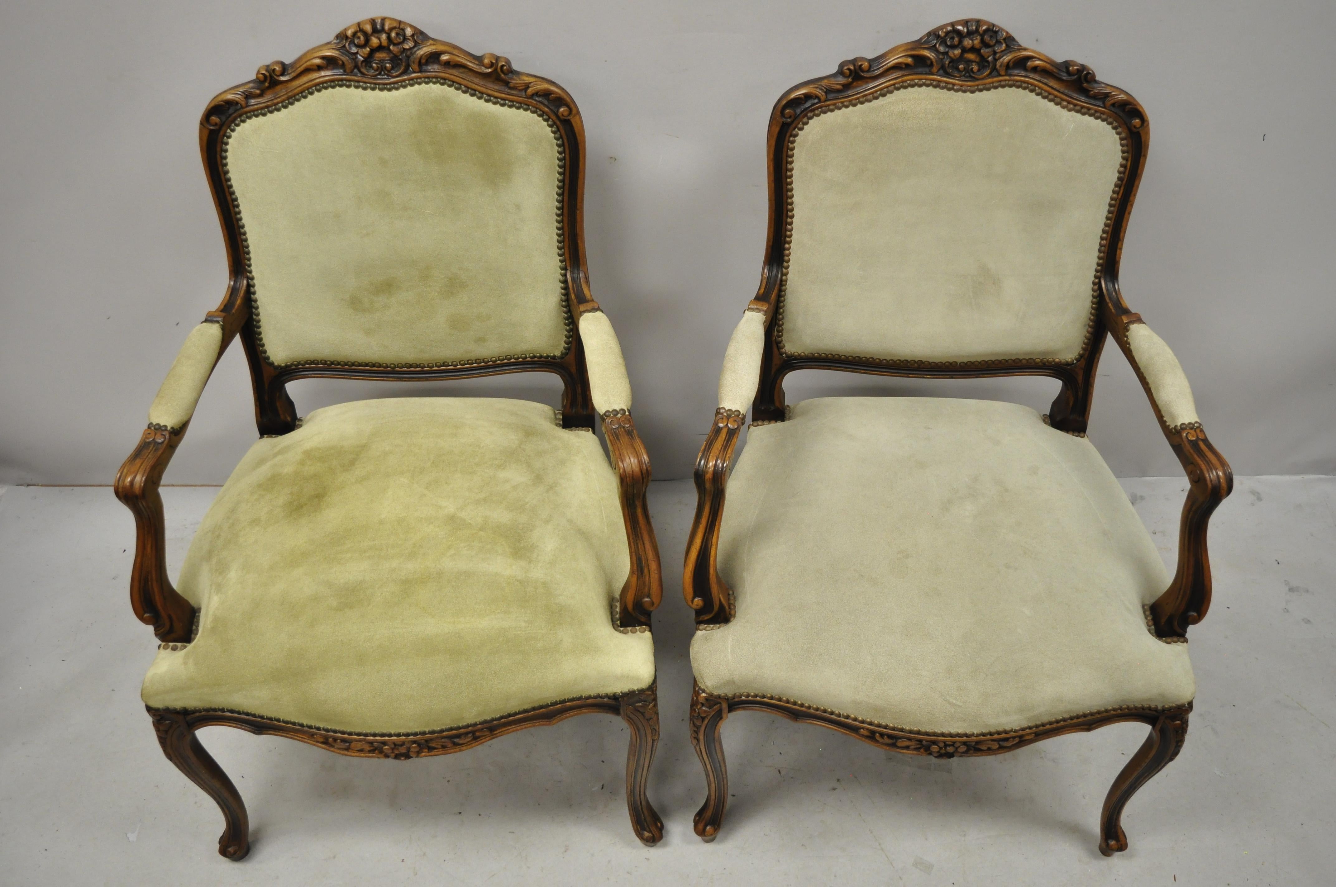 Vintage French Provincial Louis XV Style Italian Armchairs by Chateau D'ax, Pair In Good Condition In Philadelphia, PA