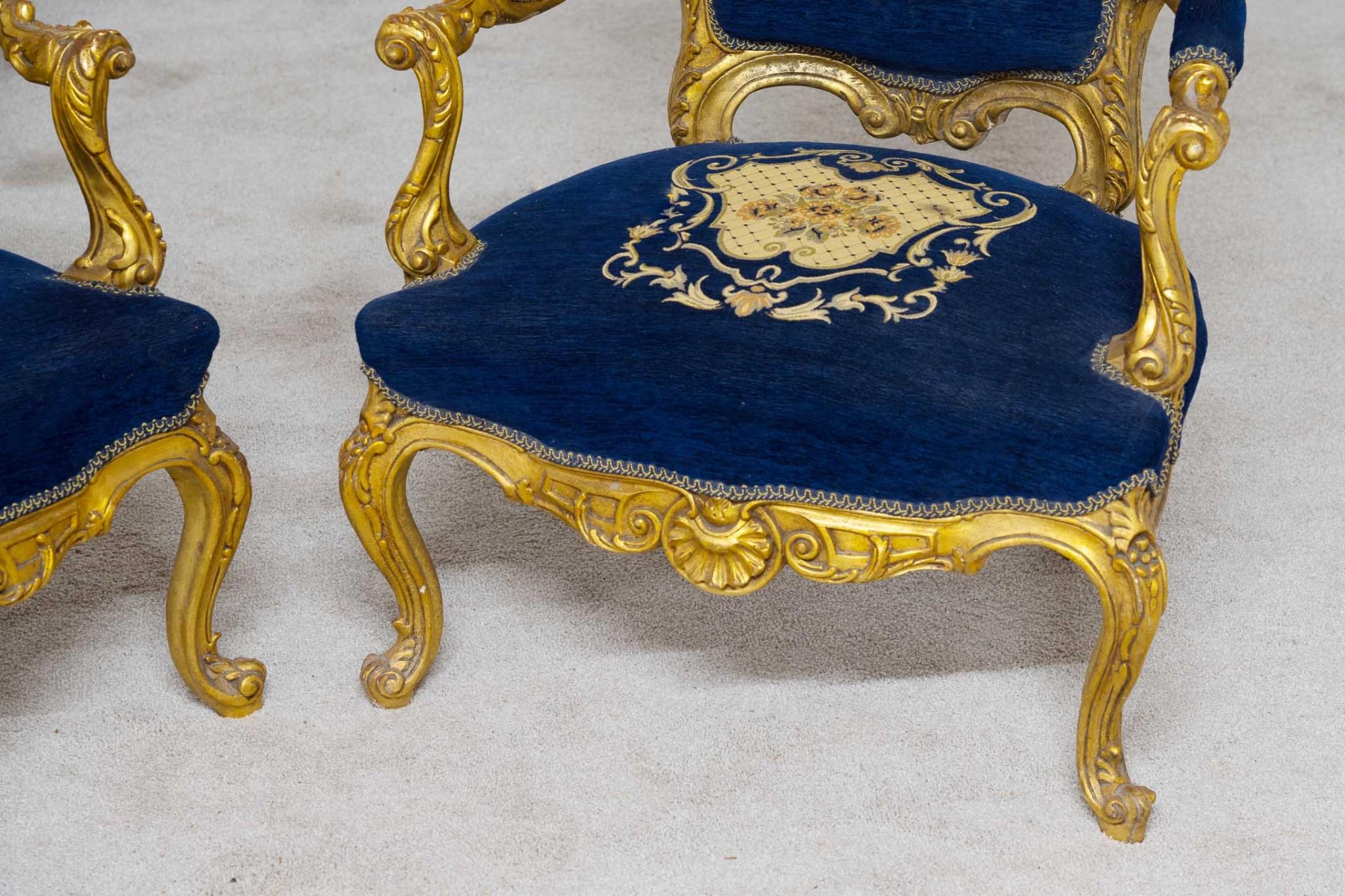 Paire de fauteuils de salon français dorés vintage Bon état - En vente à Potters Bar, GB