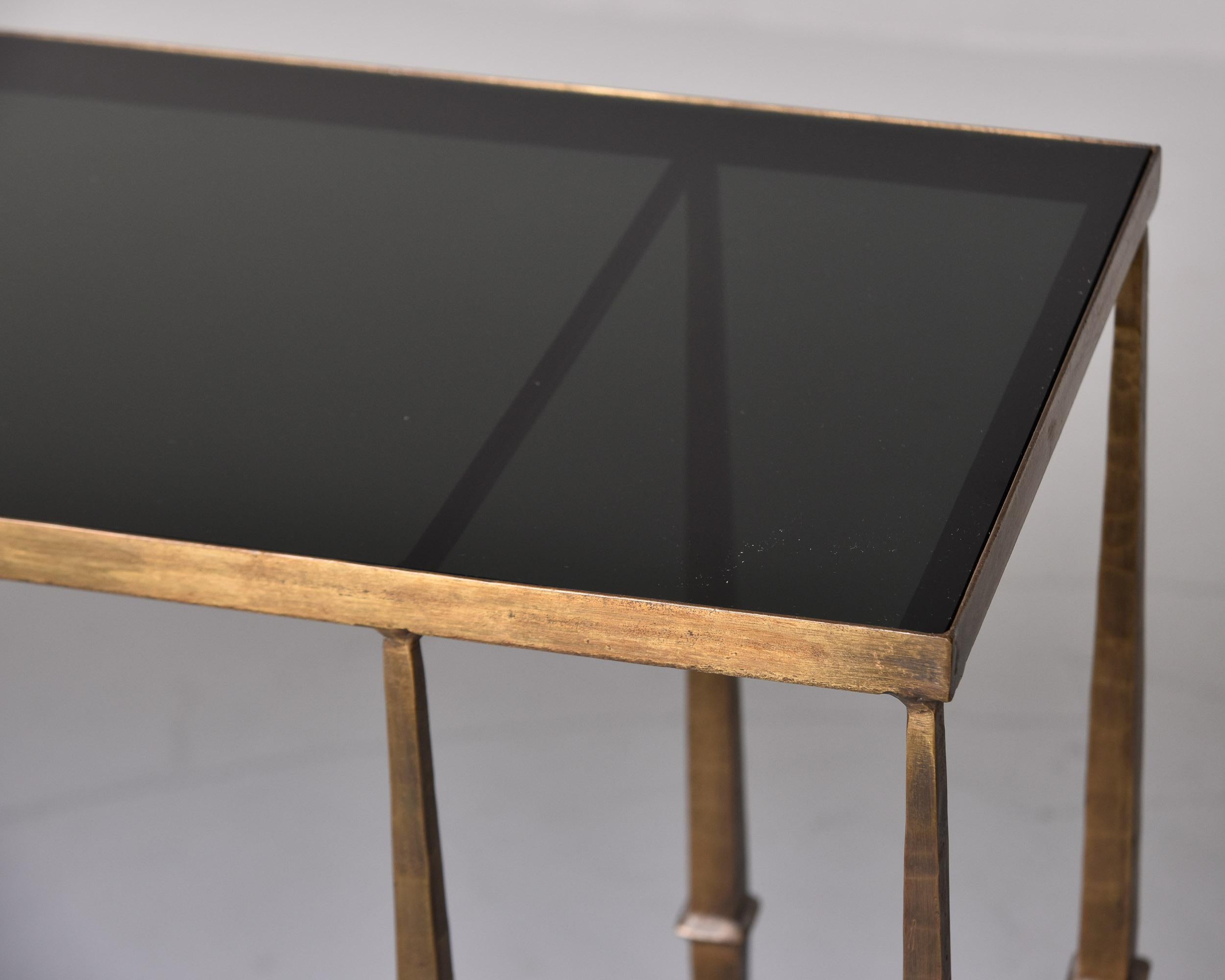 Paar Konsolen aus vergoldetem Eisen im Vintage-Stil mit schwarzen Glasplatten 7