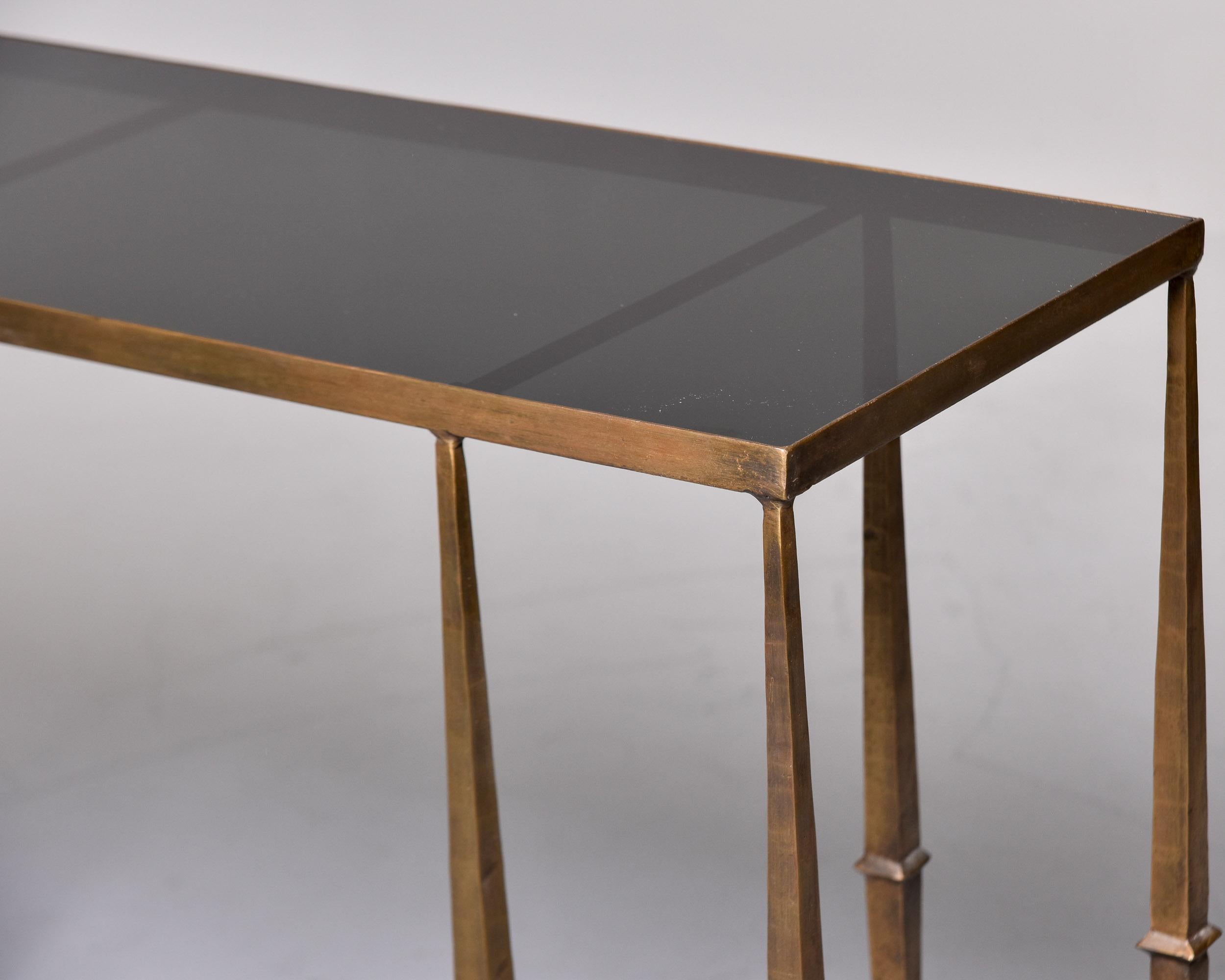 Paar Konsolen aus vergoldetem Eisen im Vintage-Stil mit schwarzen Glasplatten 8