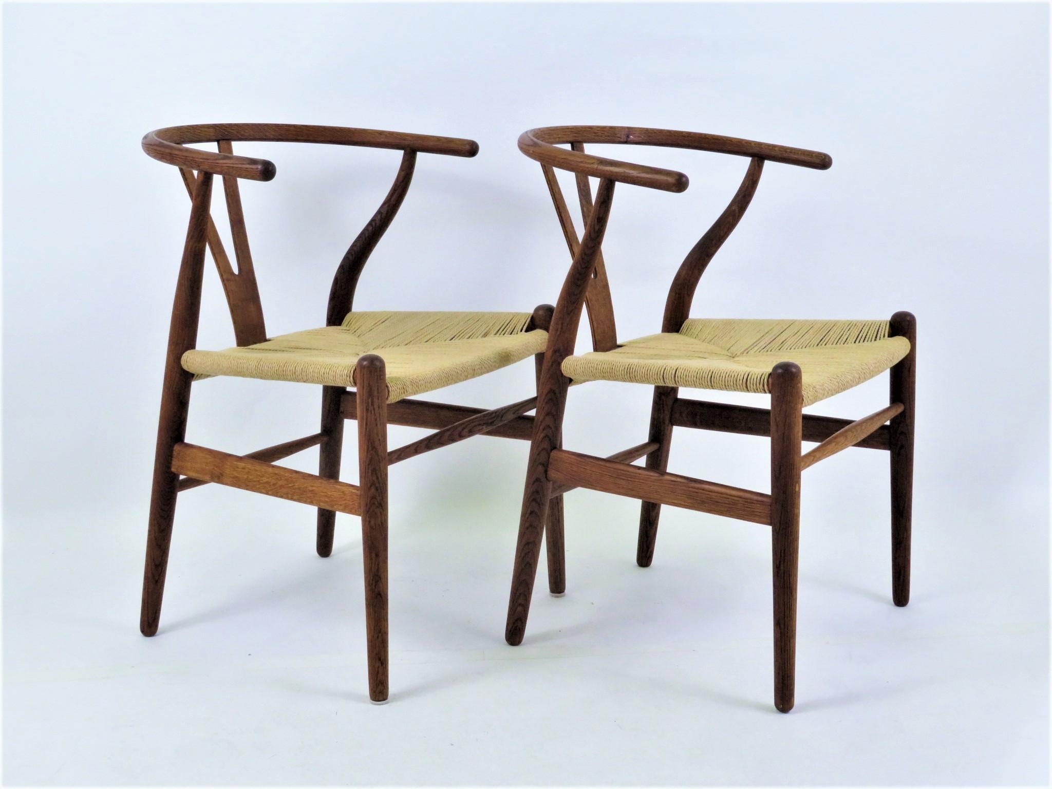 Pair Vintage Hans Wegner CH24 Wishbone Oak Chairs by Carl Hansen Denmark 1960s In Good Condition In Miami, FL