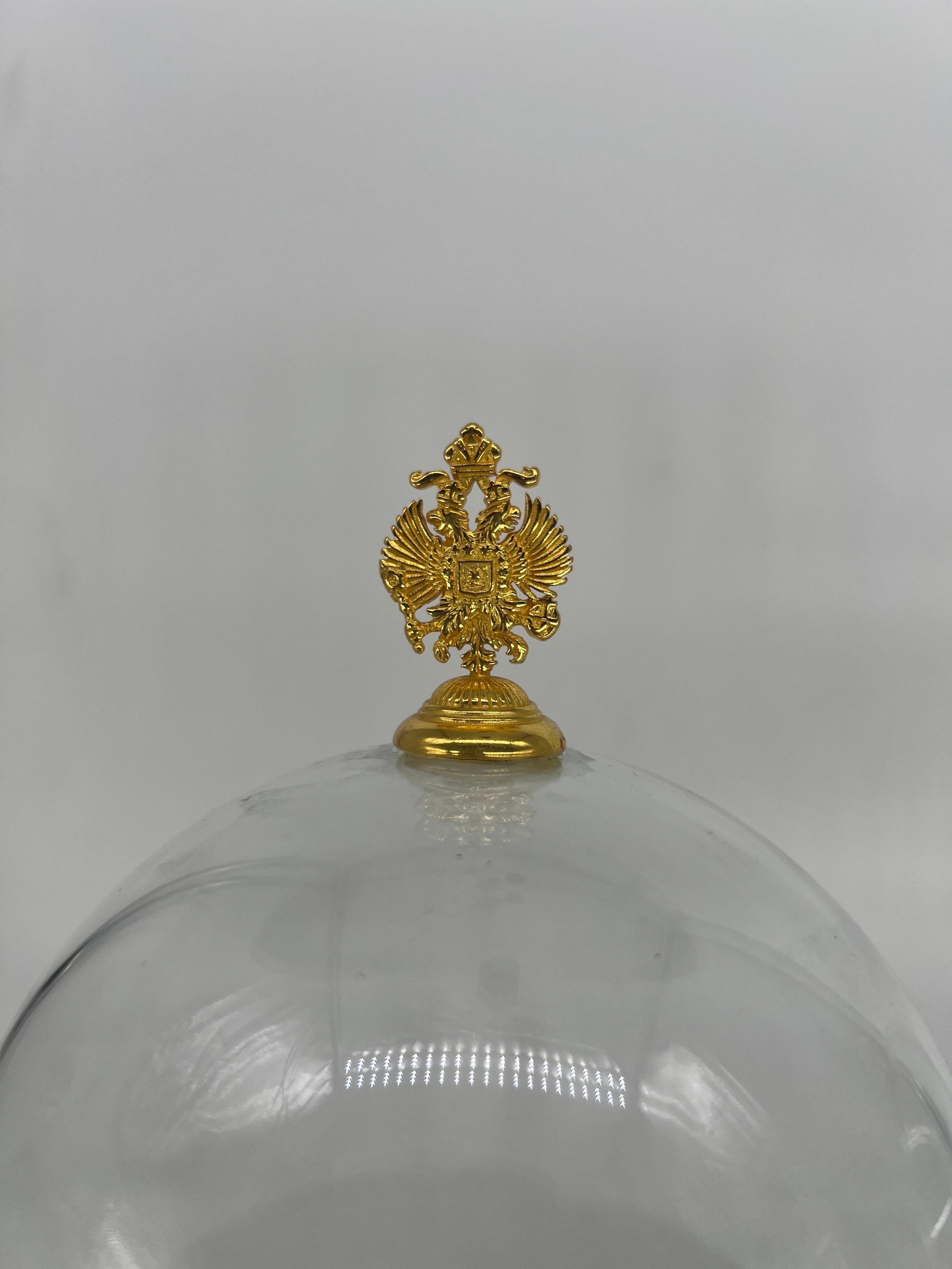 Pair, Vintage House of Faberge Ormolu Mounted Glass Display Domes In Good Condition In Atlanta, GA