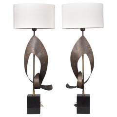 Paire de lampes italiennes vintage de style brutaliste avec abat-jour blanc