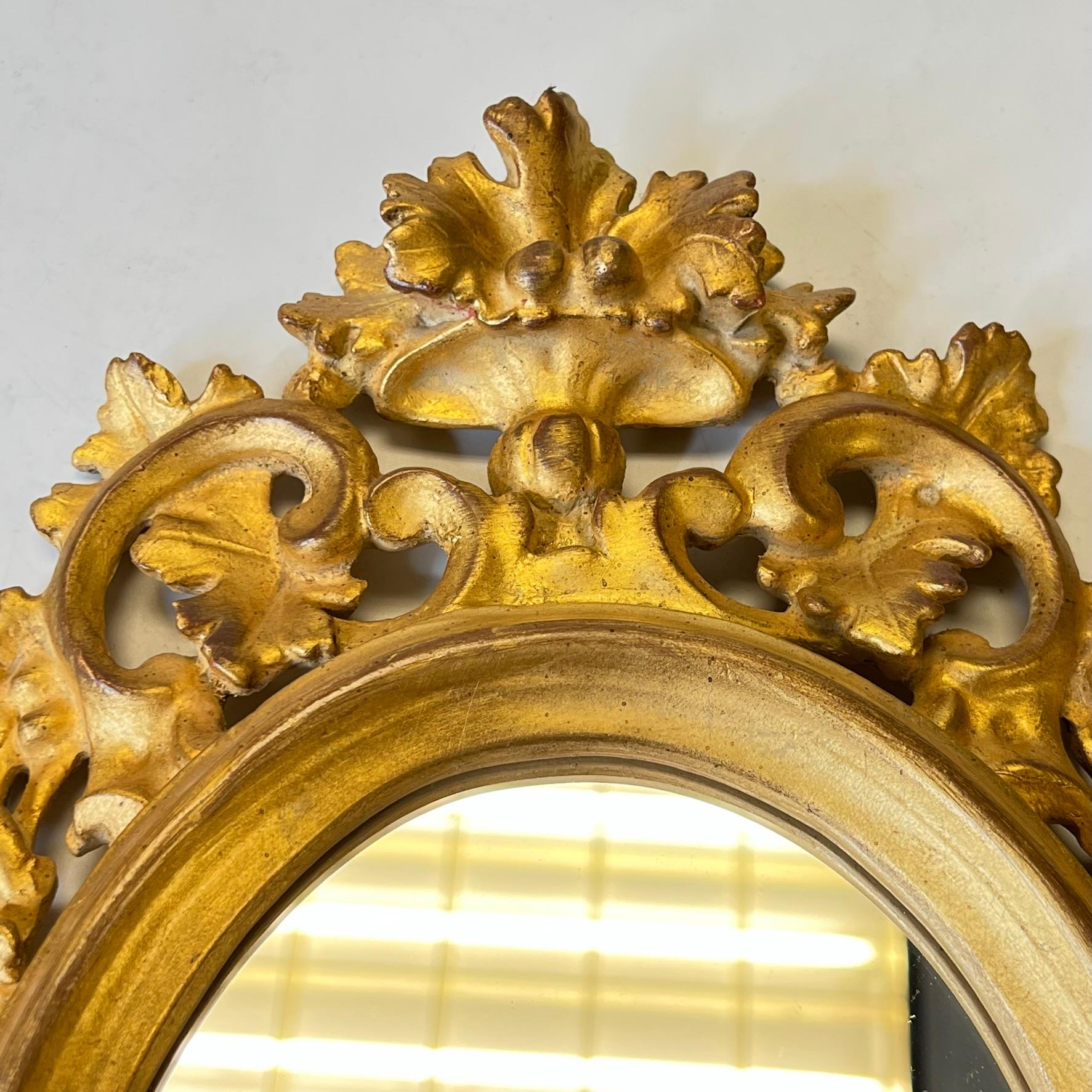 Paar italienische neoklassizistische vergoldete Girandole-Wandleuchter aus vergoldetem Holz und vergoldetem Metall im Angebot 8