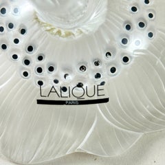 Coppia di fermacarte d'epoca in cristallo Lalique con fiore Anémone