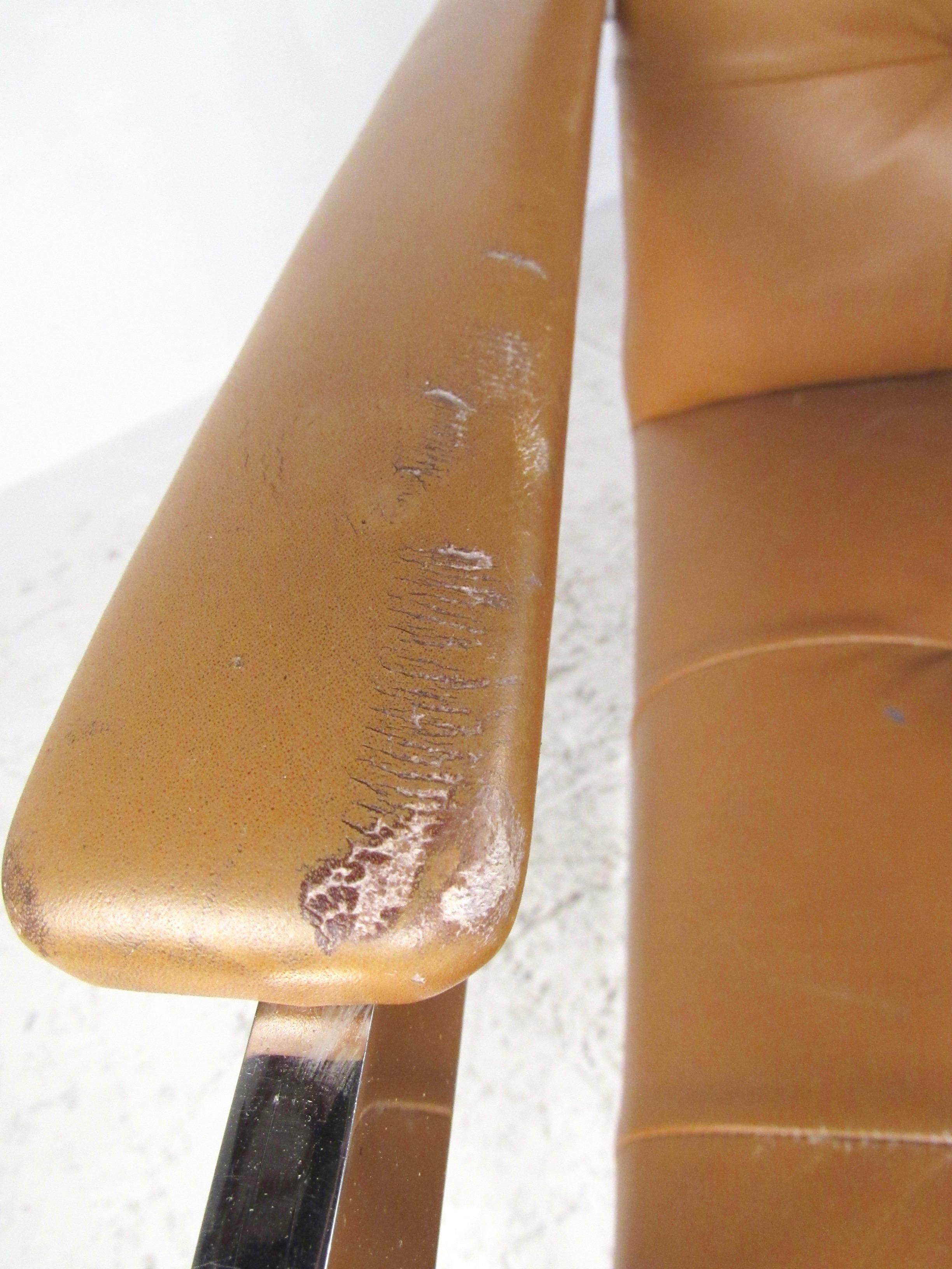 Paire de chaises vintage en cuir et chrome en vente 6